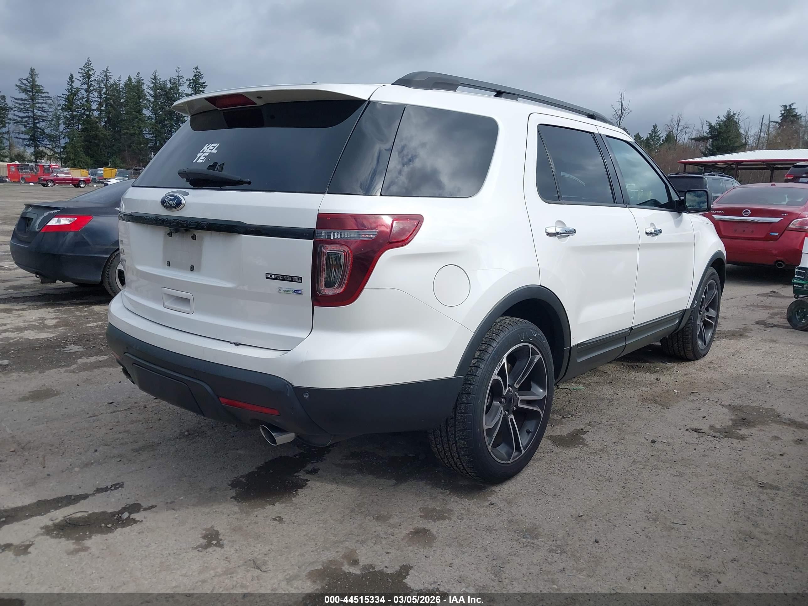 FORD EXPLORER image 4
