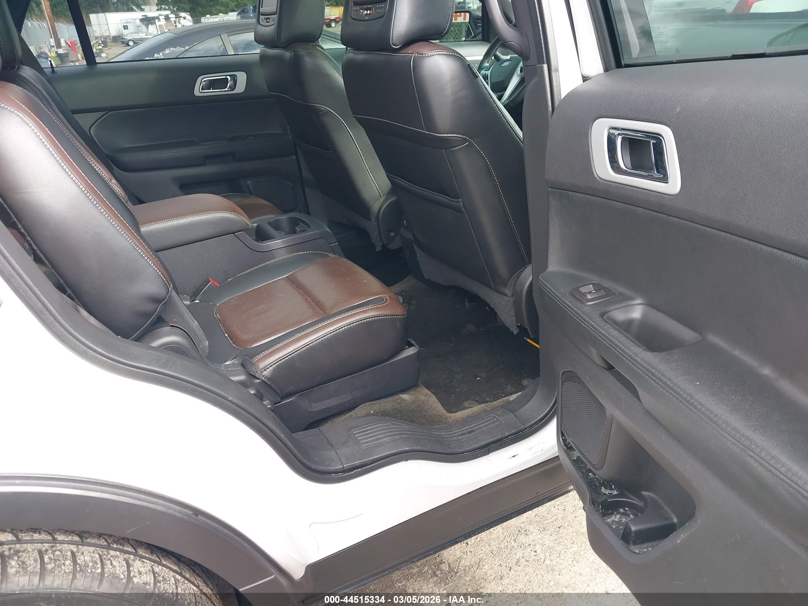 FORD EXPLORER image 8