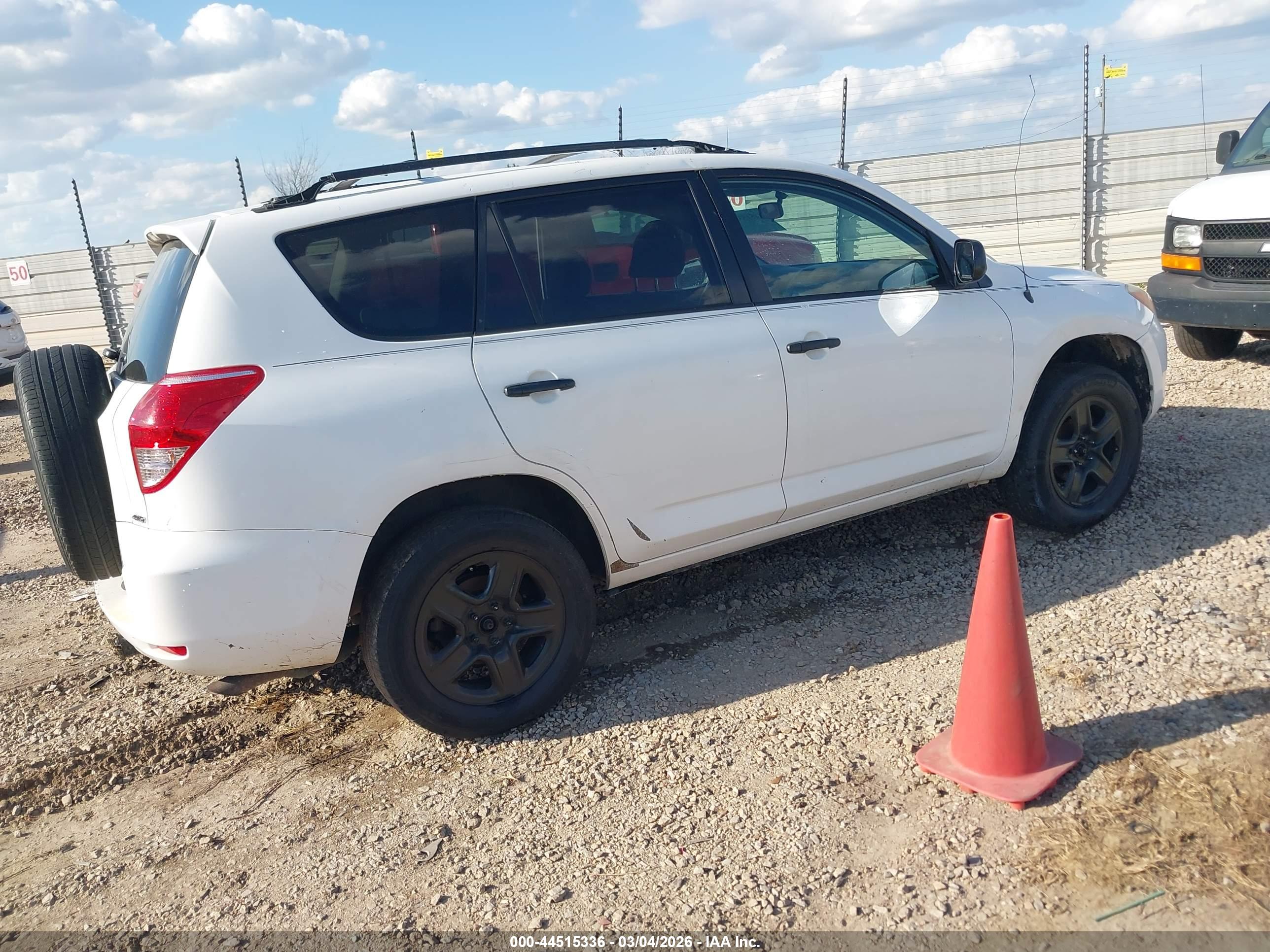 TOYOTA RAV4 image 4