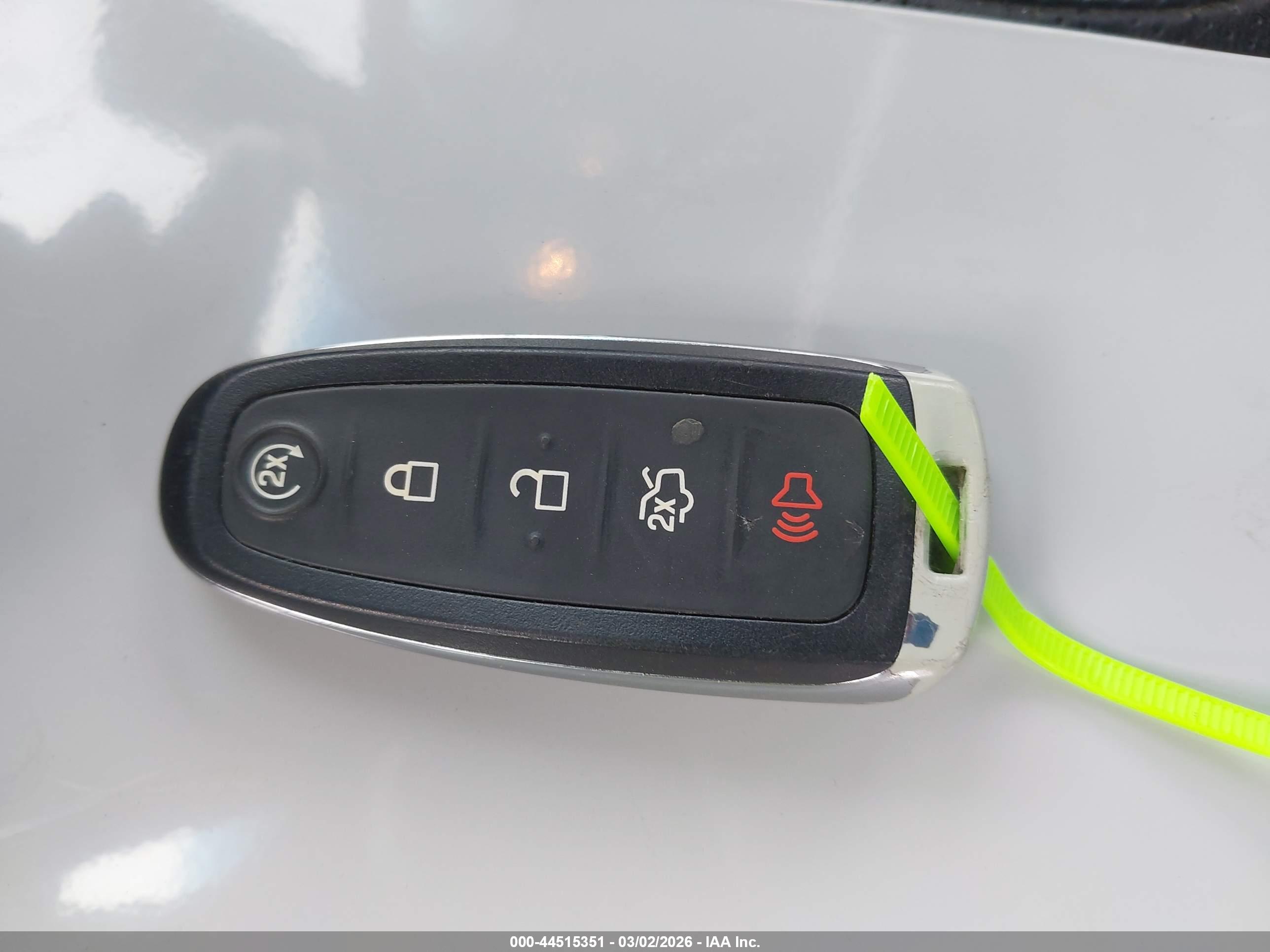 FORD TAURUS image 11