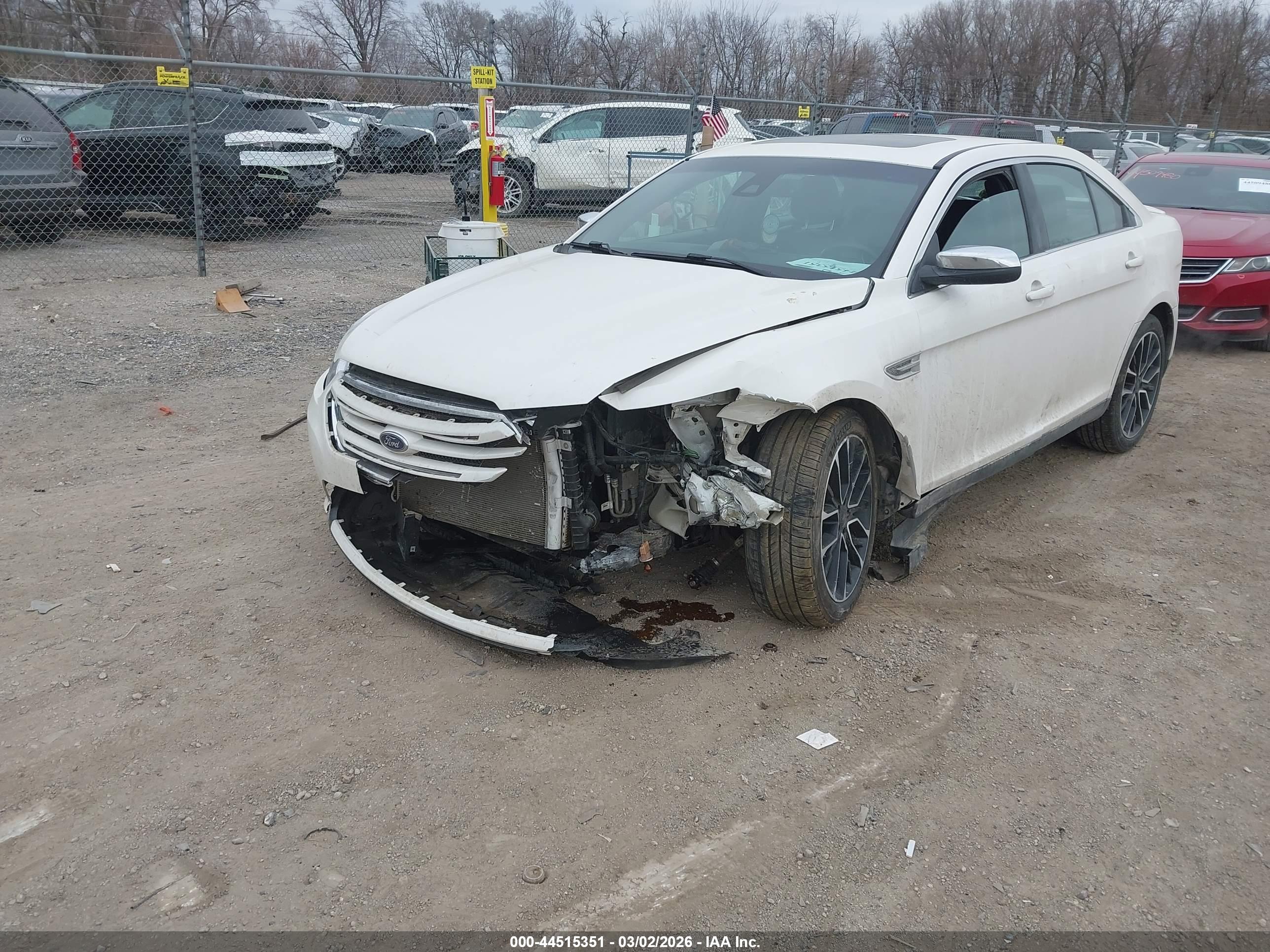 FORD TAURUS image 2