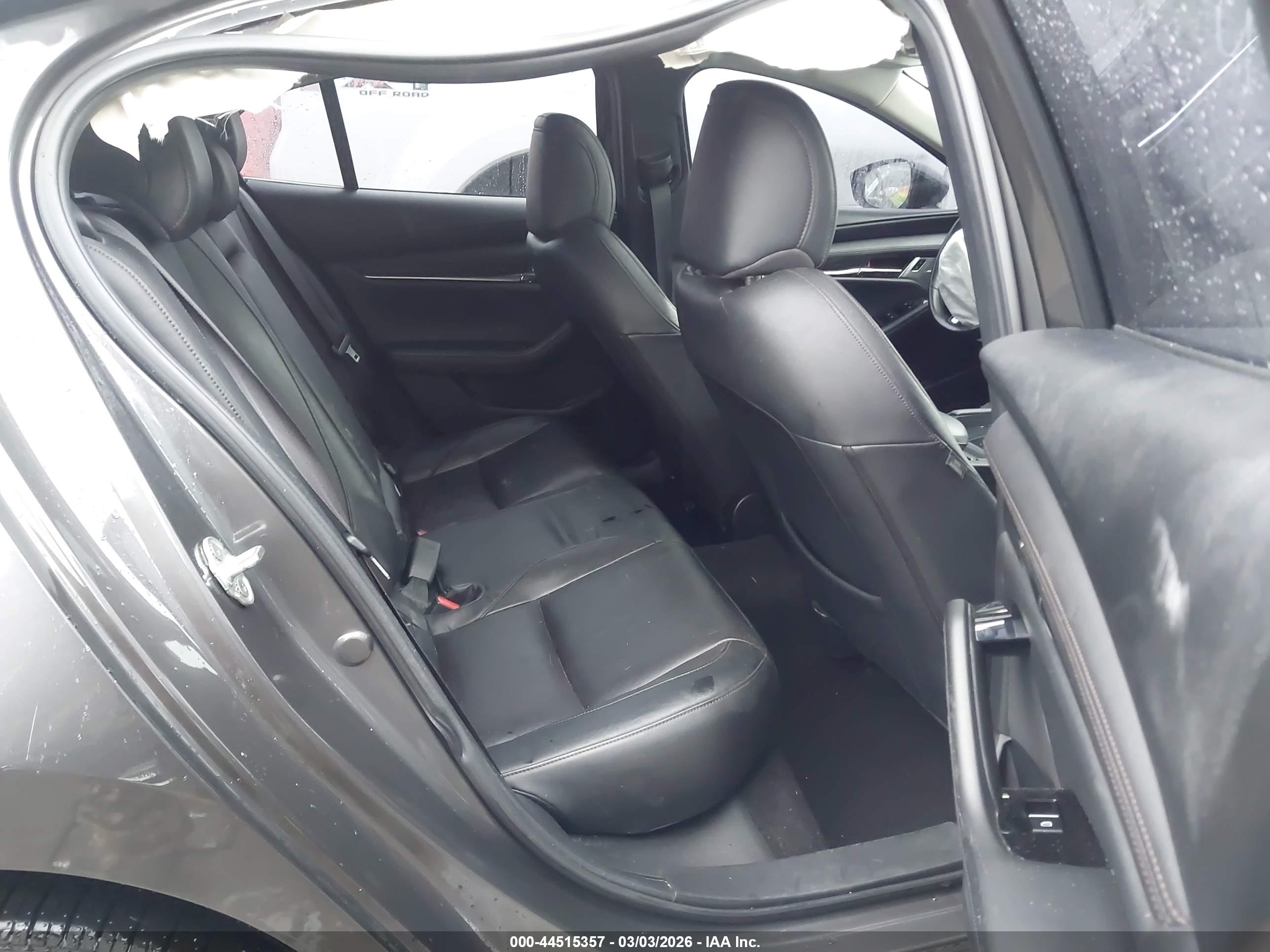 MAZDA MAZDA3 image 8