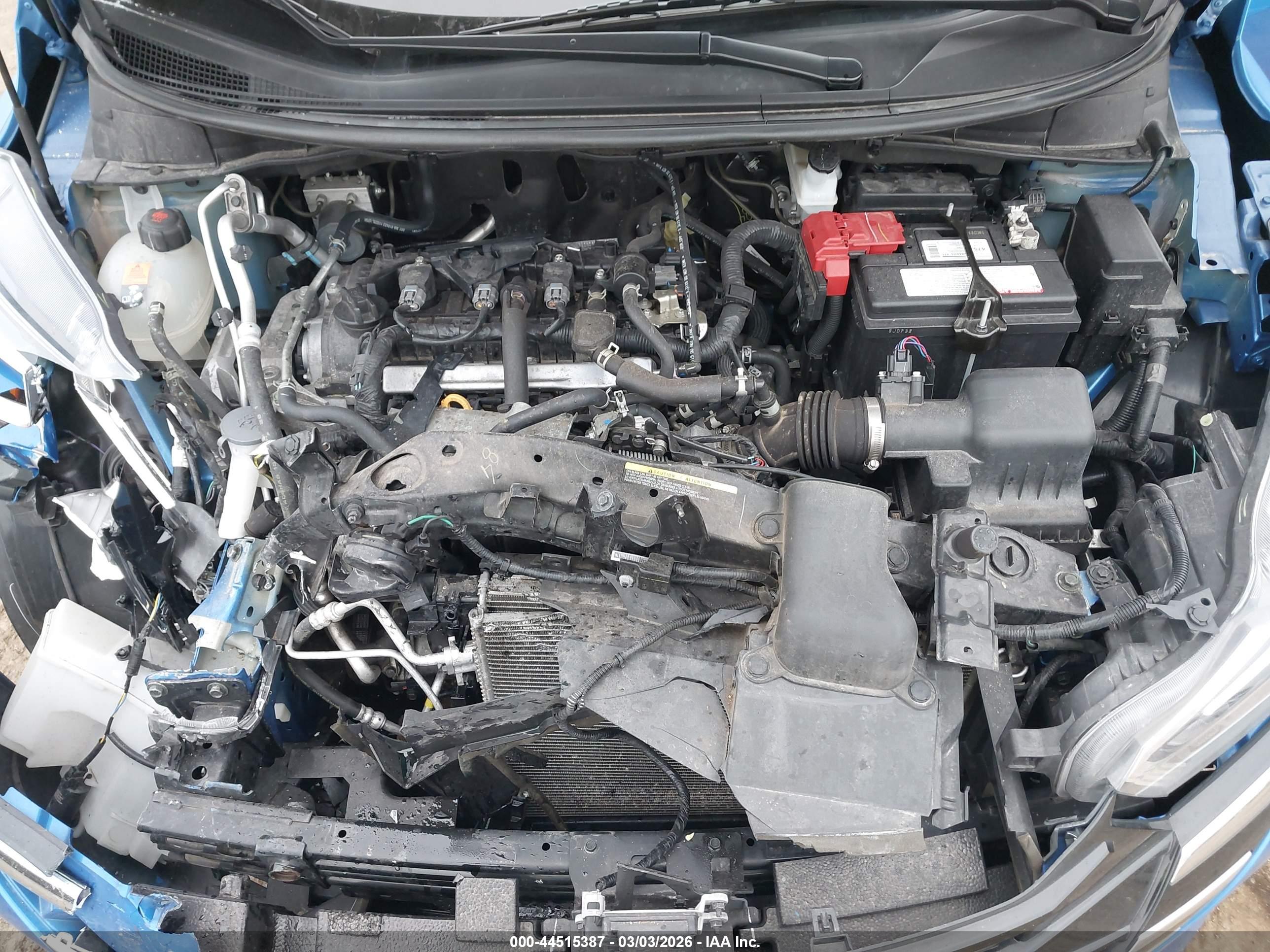 NISSAN VERSA image 10
