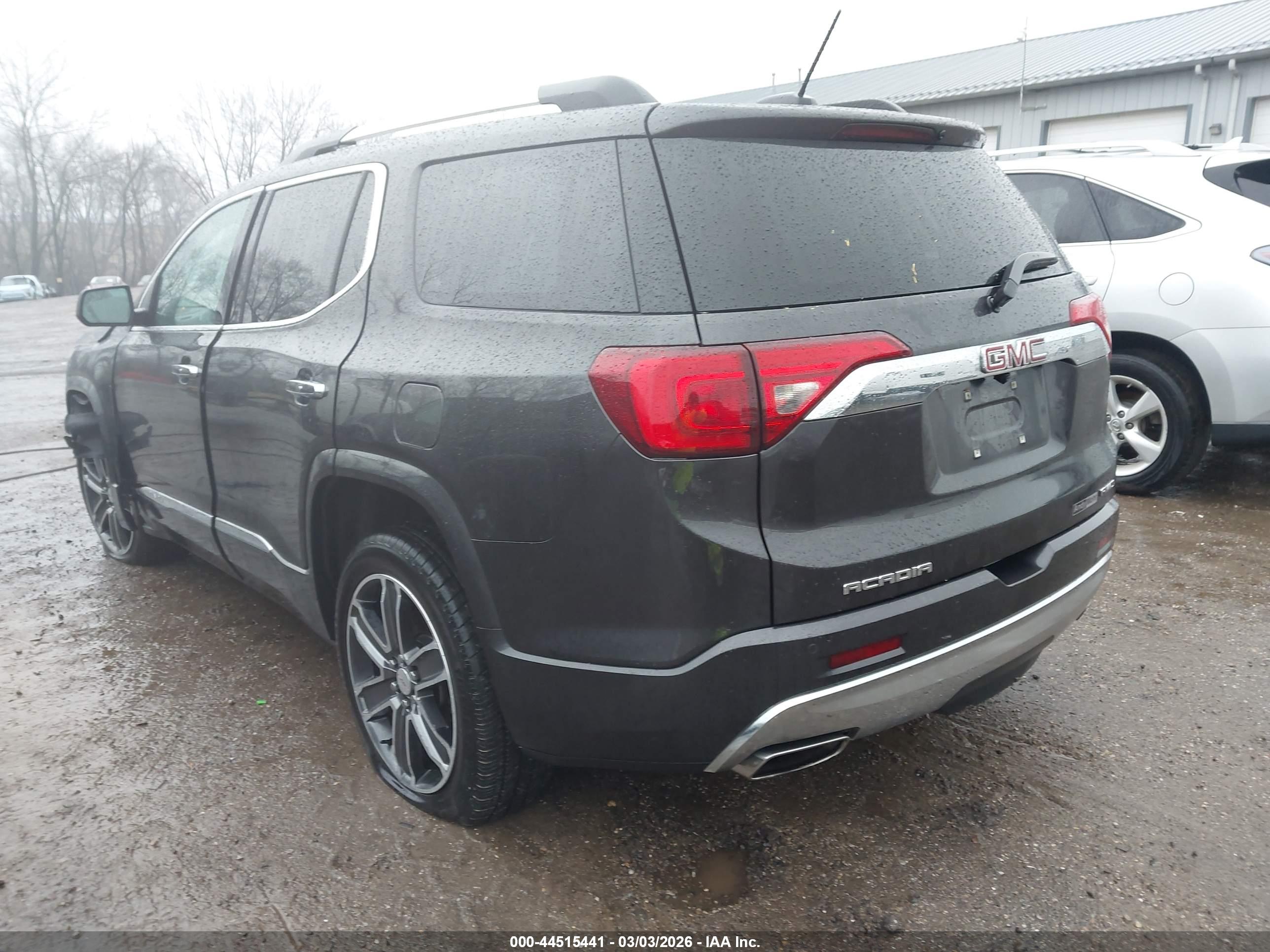 GMC ACADIA image 3