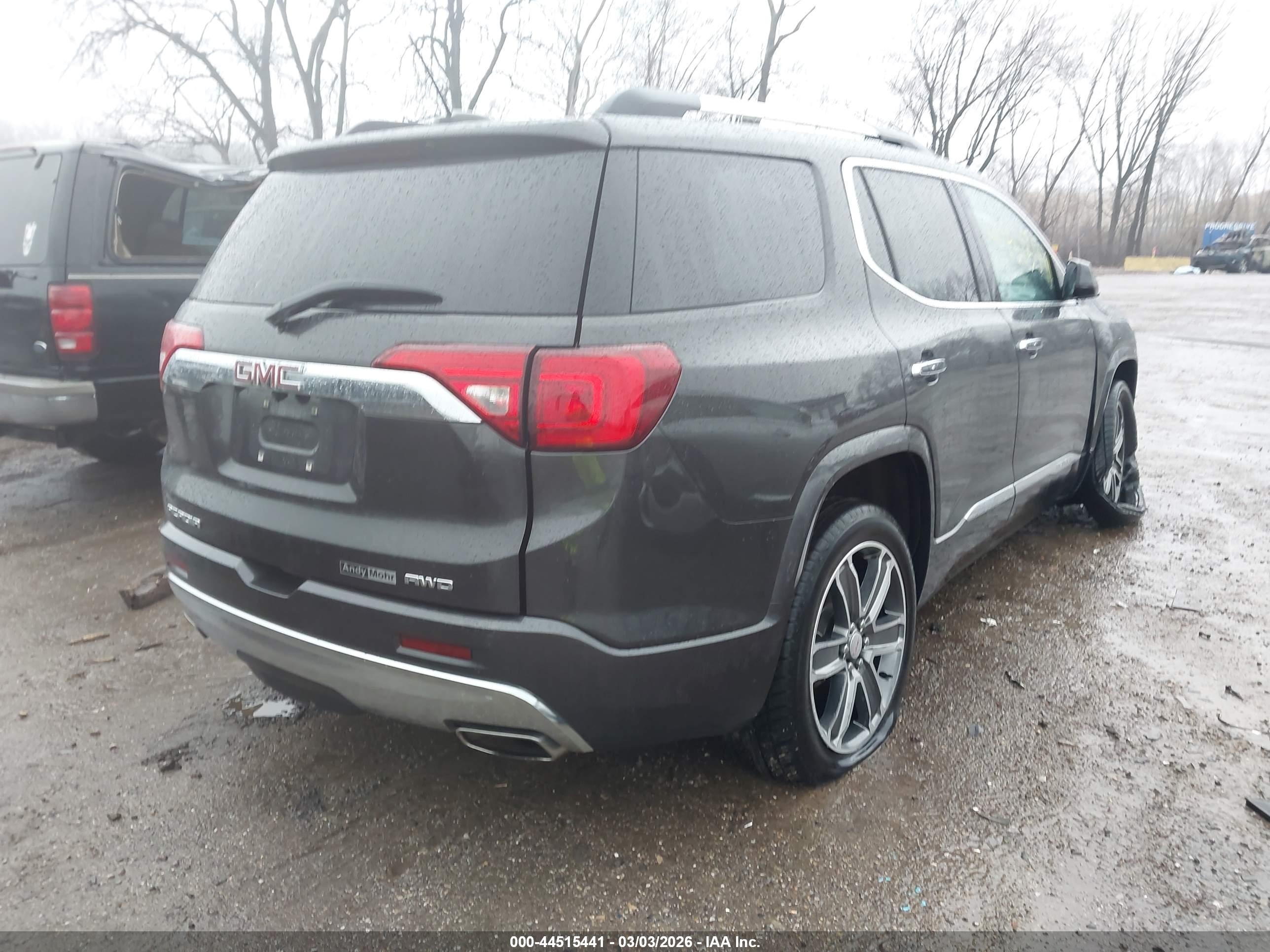 GMC ACADIA image 4