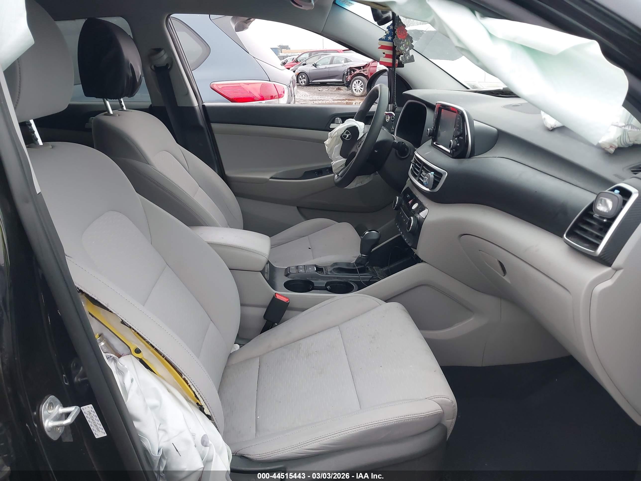 HYUNDAI TUCSON image 5