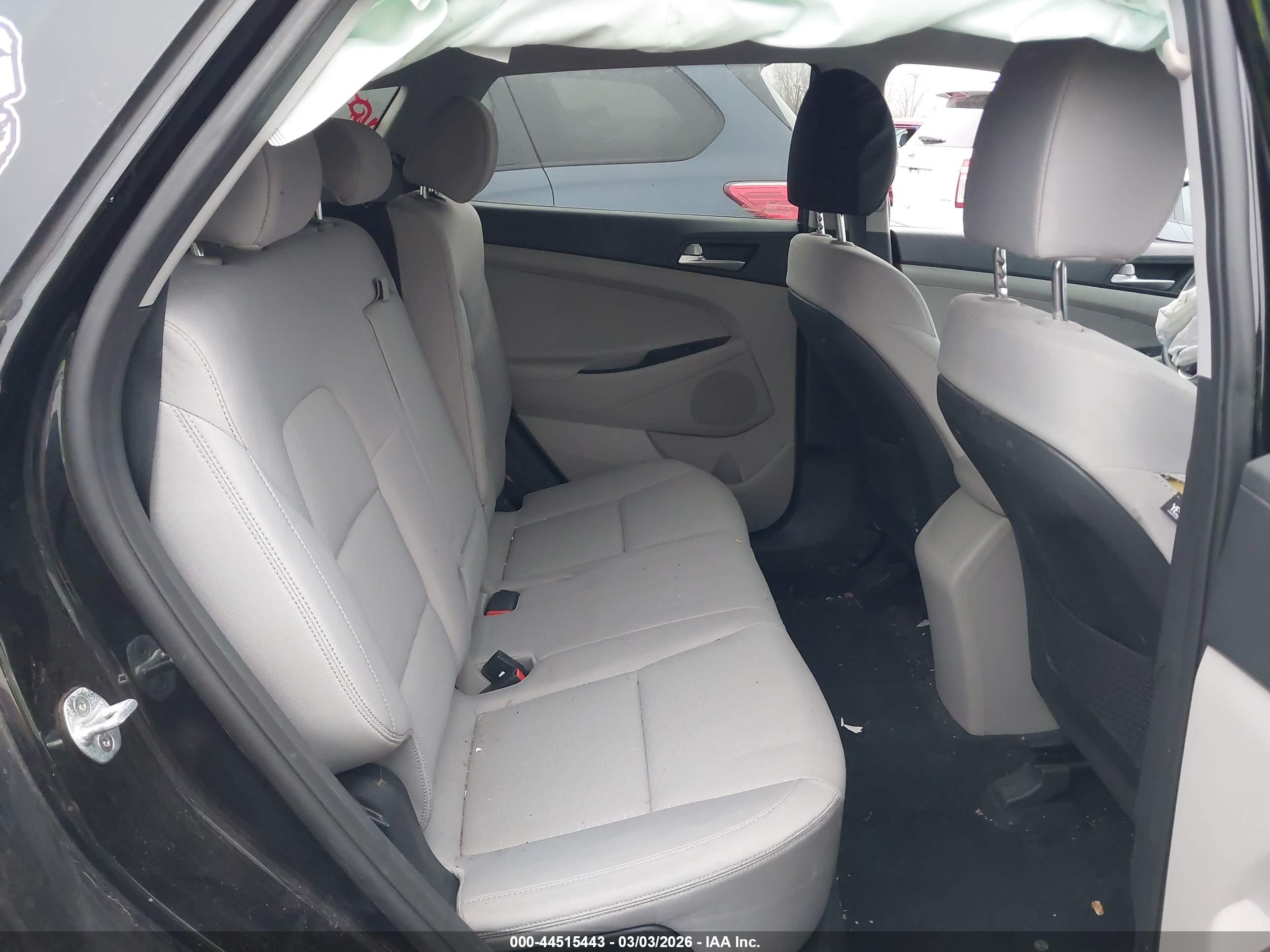 HYUNDAI TUCSON image 8