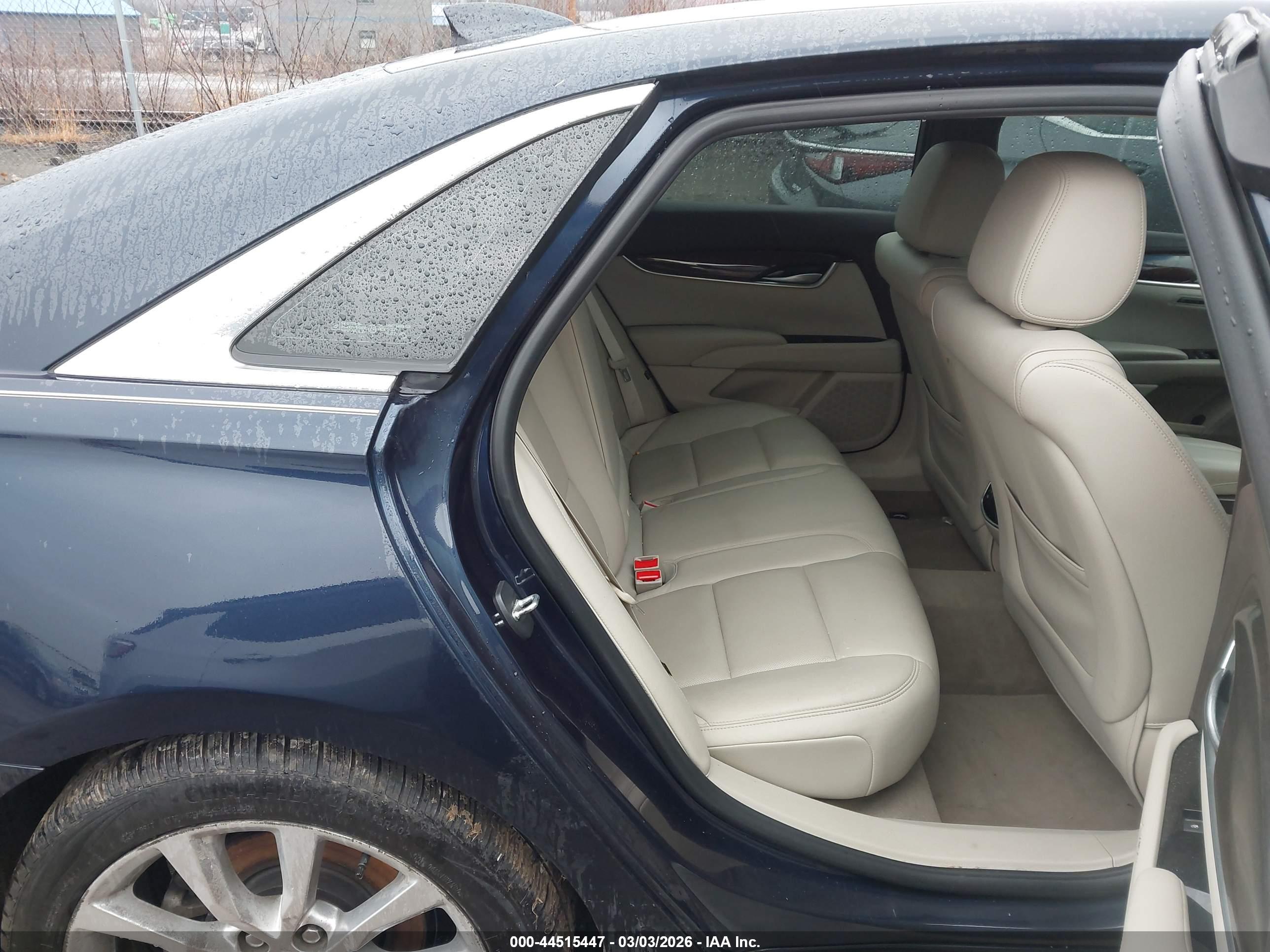 CADILLAC XTS image 8