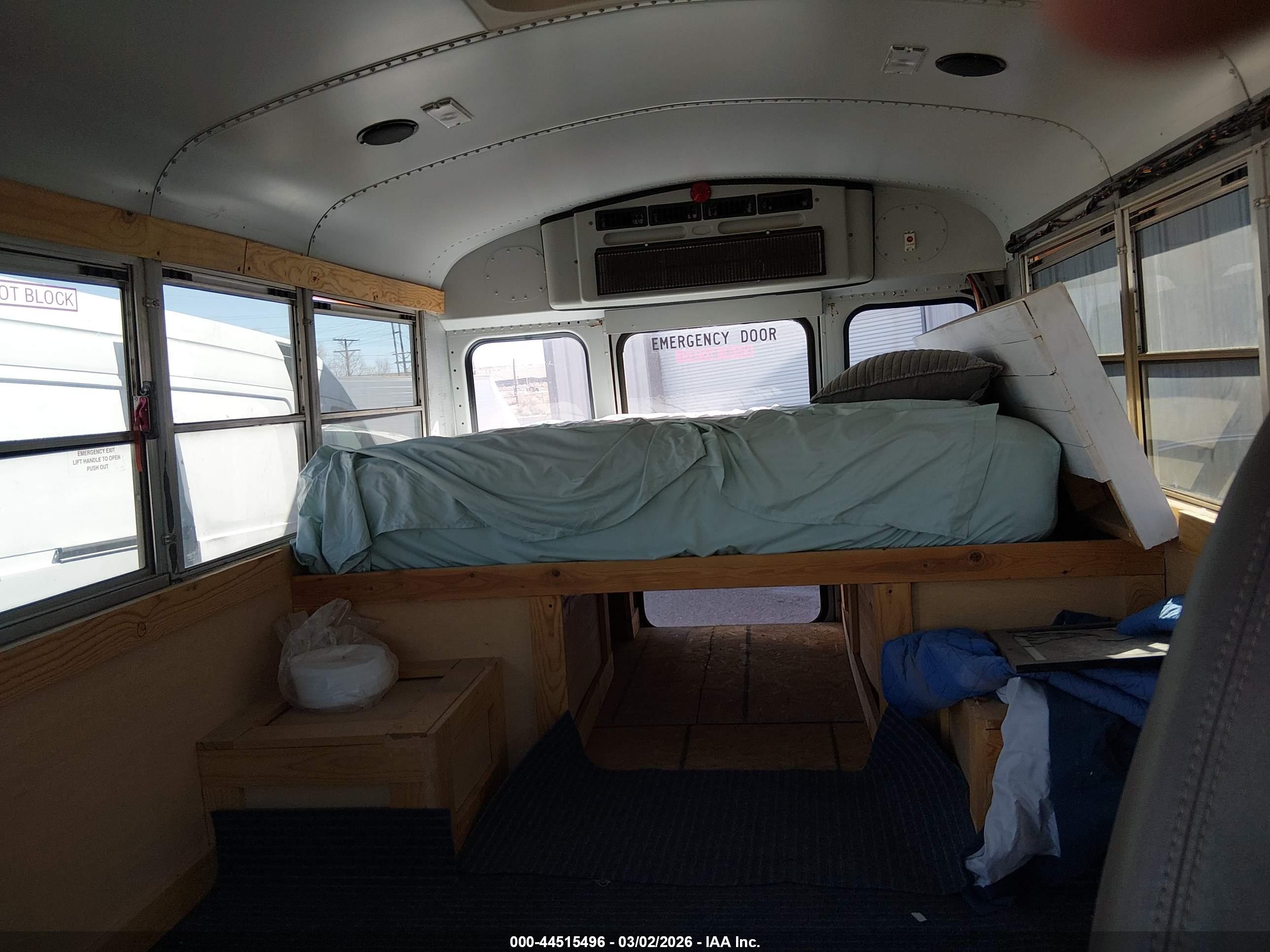 CHEVROLET EXPRESS image 8