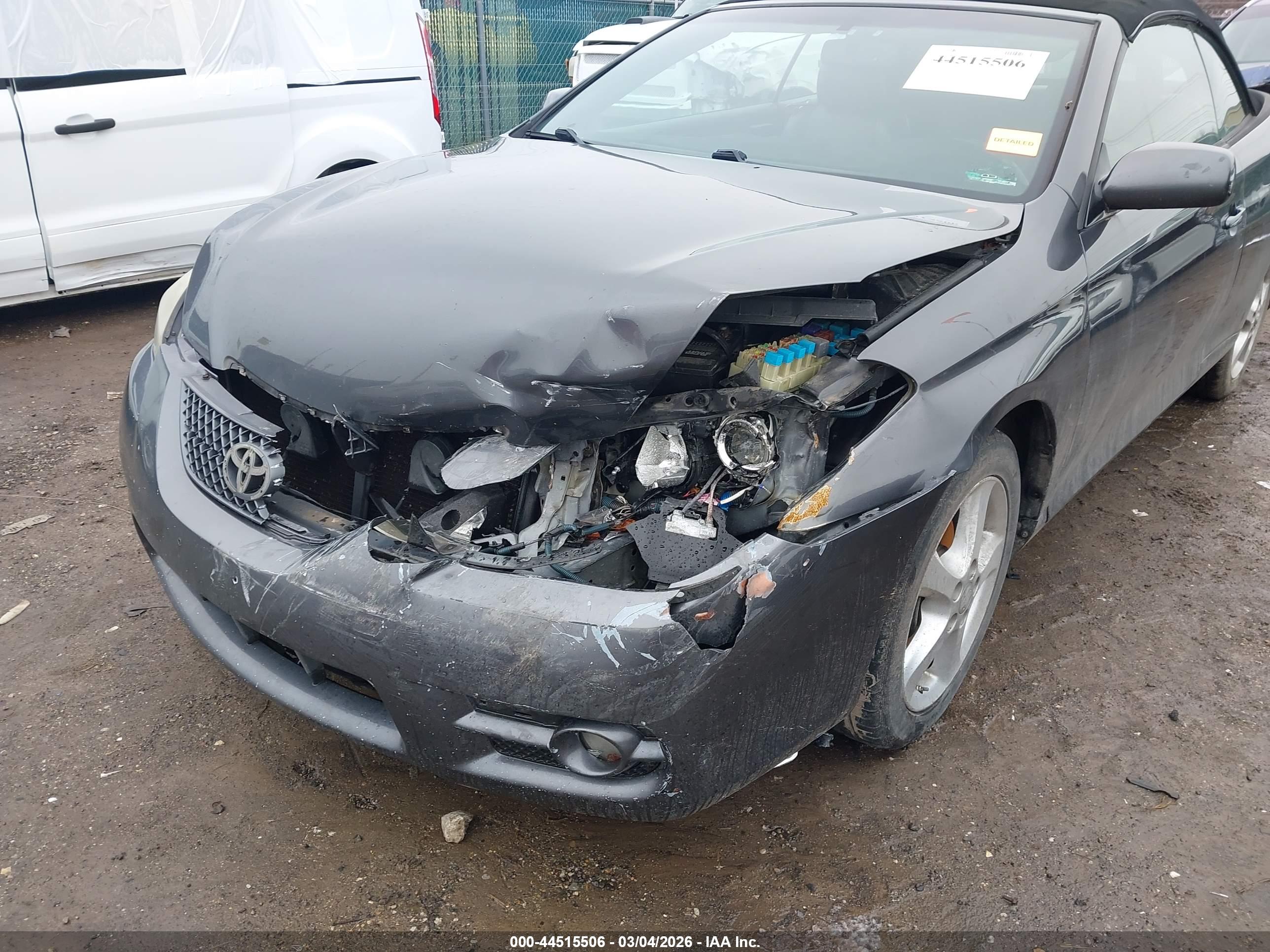 TOYOTA CAMRY image 6