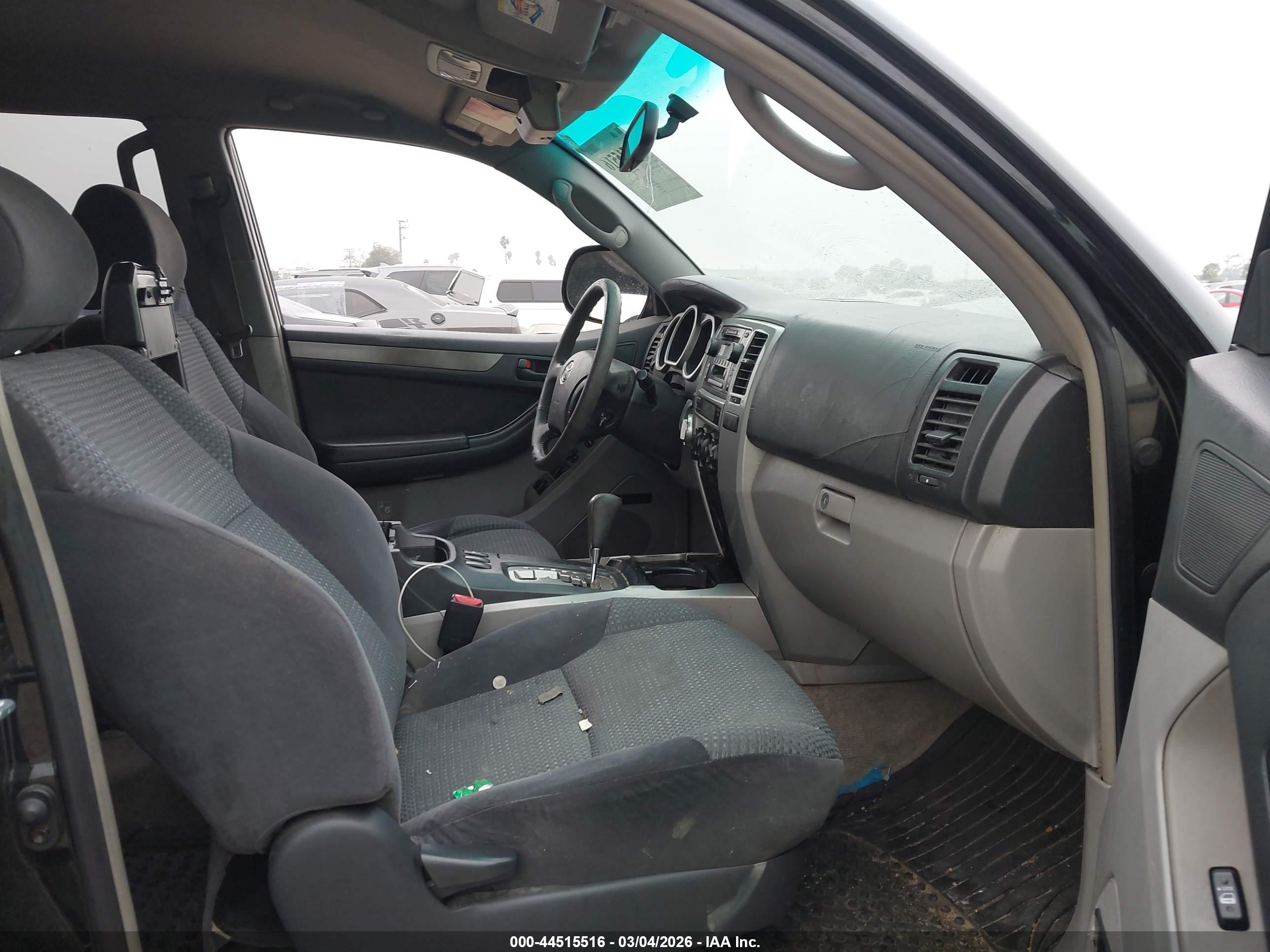 TOYOTA 4RUNNER image 5