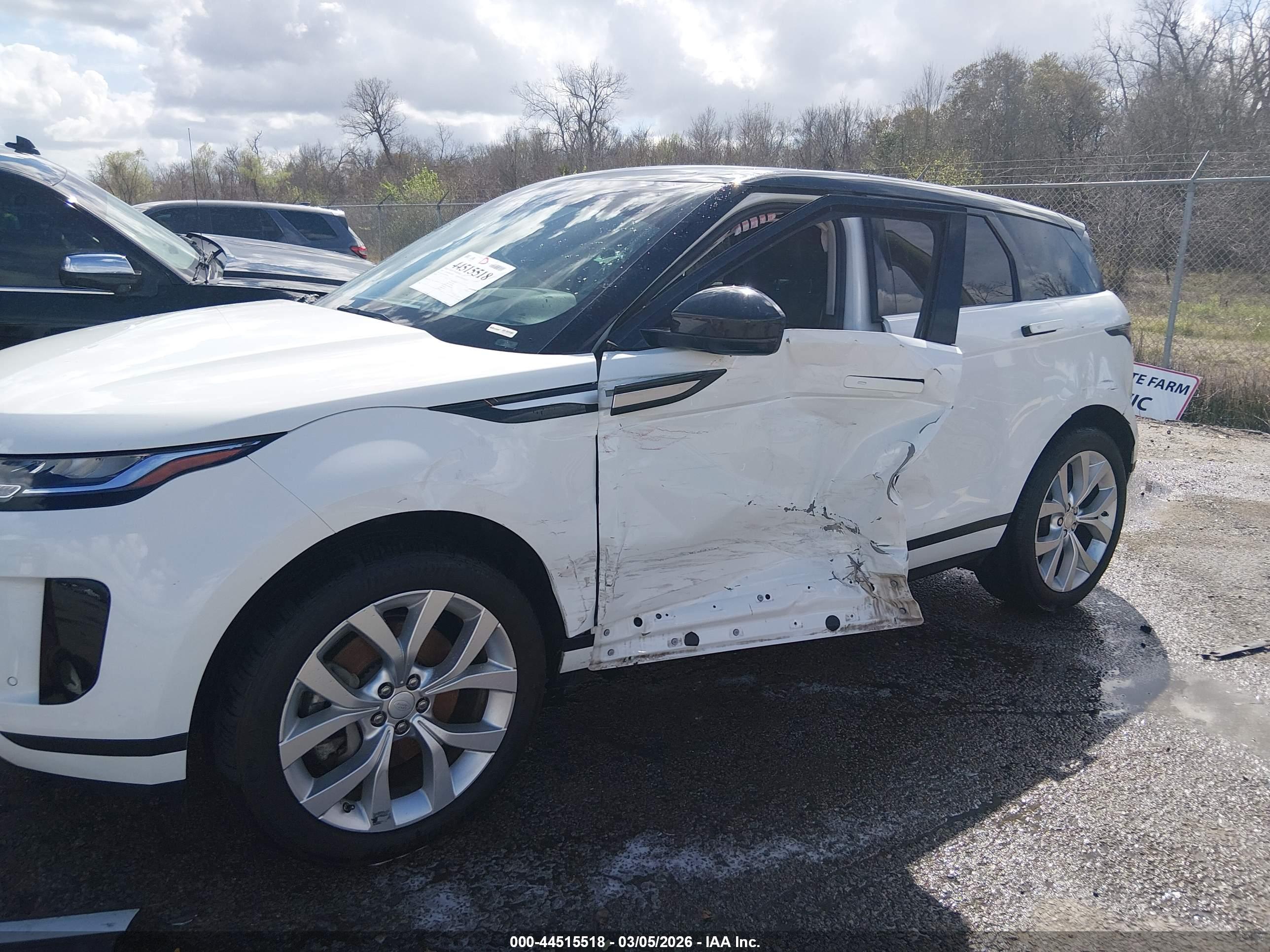 LAND ROVER image 6
