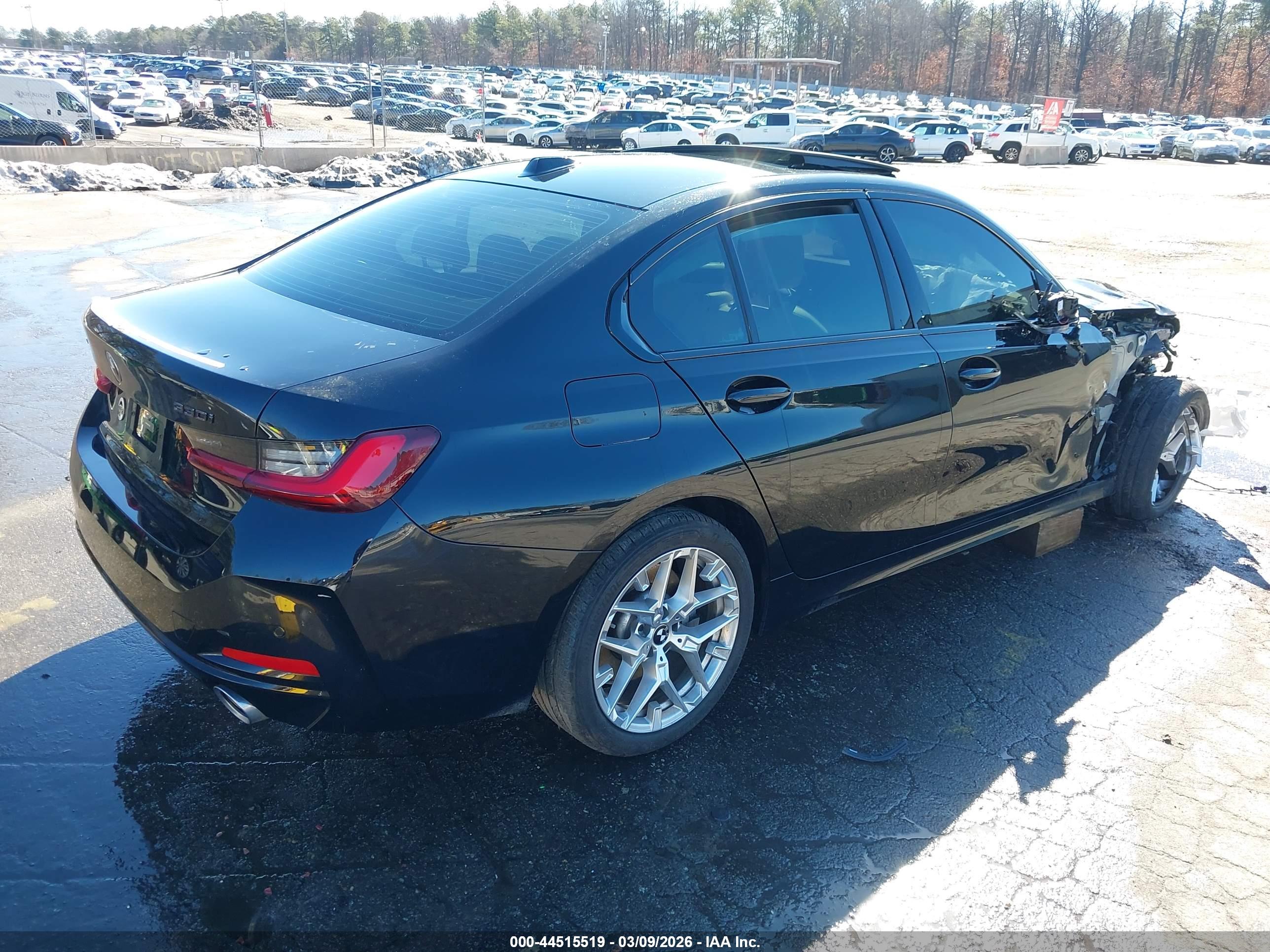 BMW 330I image 4