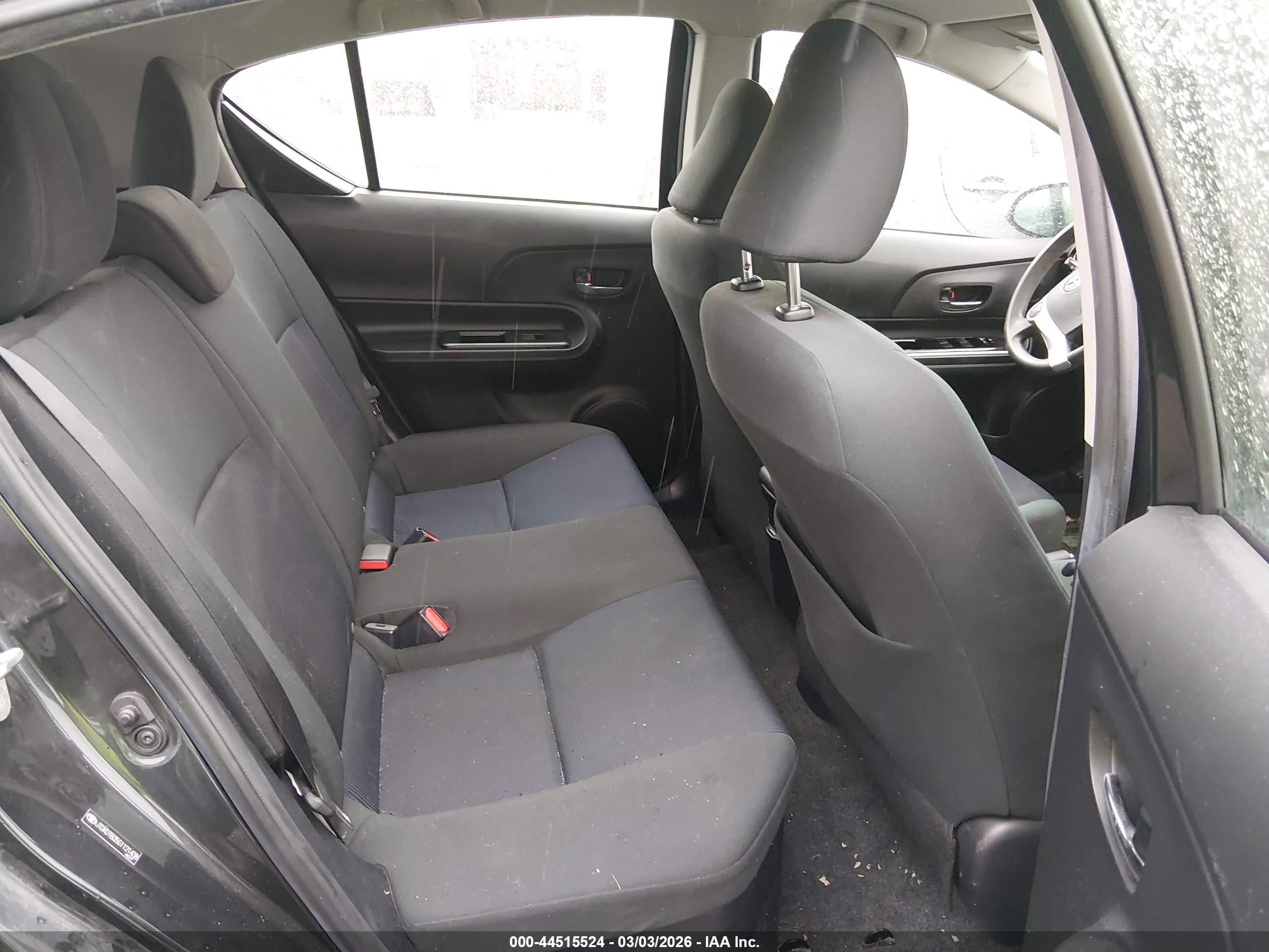 TOYOTA PRIUS image 8
