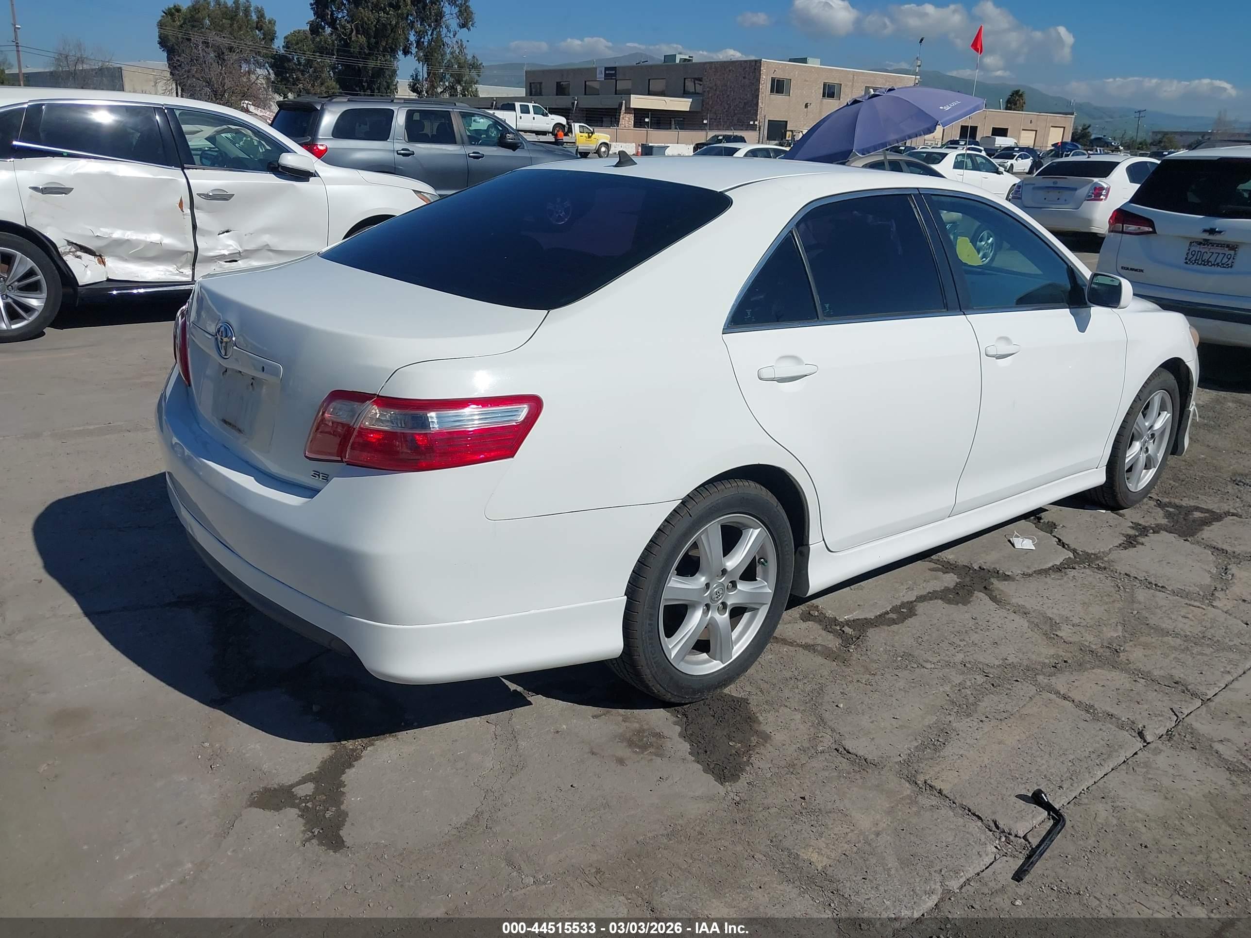 TOYOTA CAMRY image 4