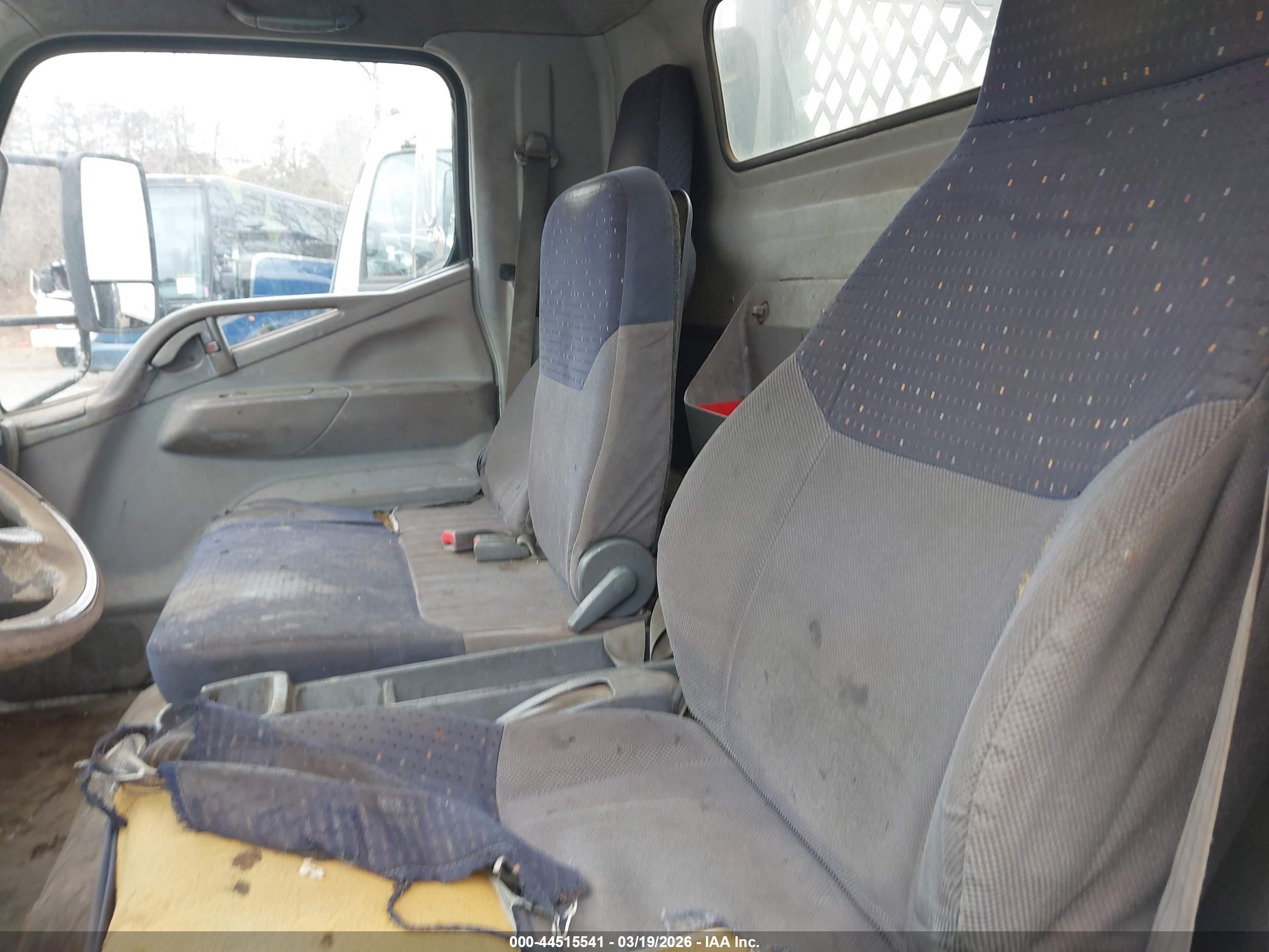 MITSUBISHI FUSO image 7