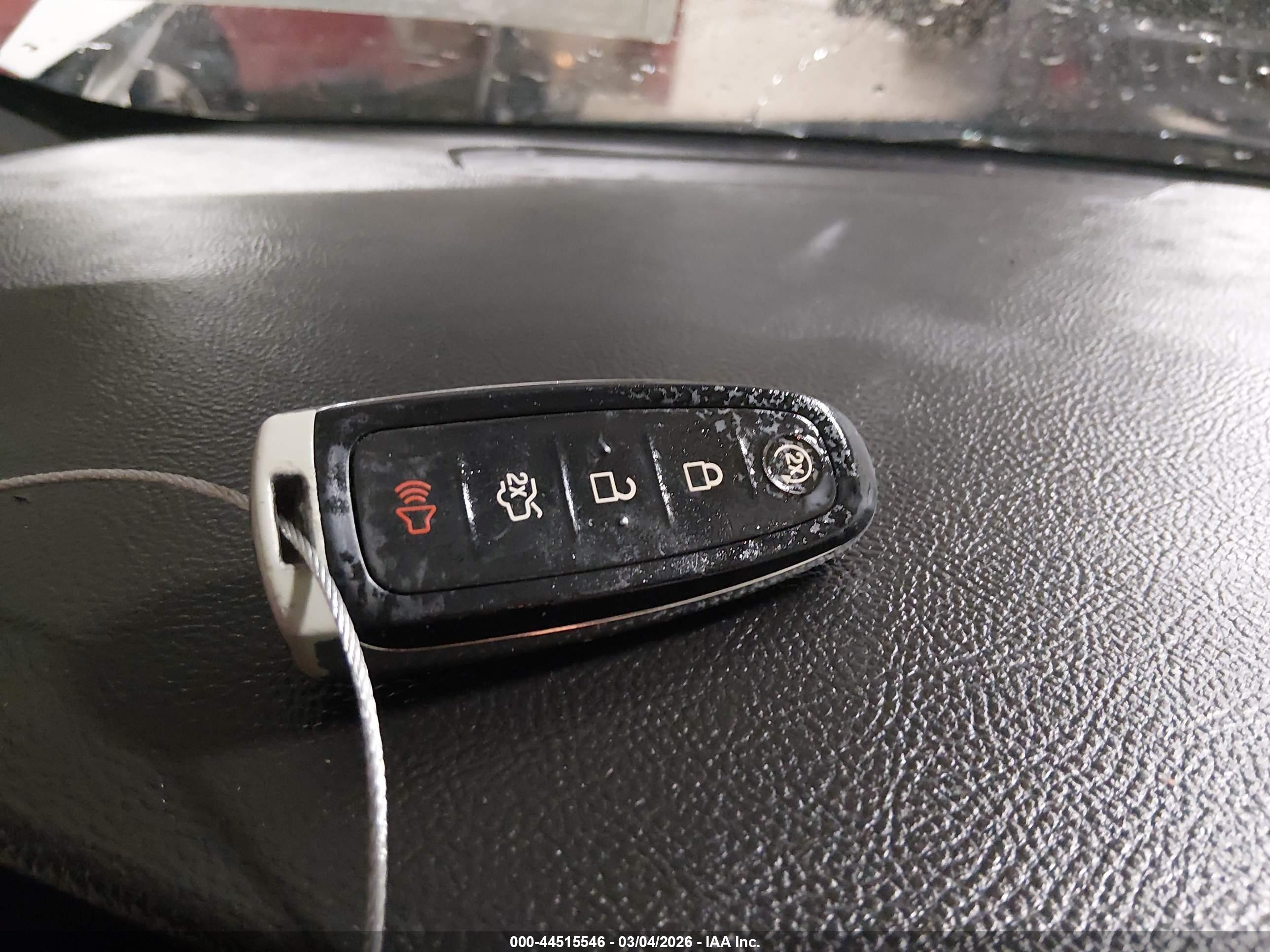 FORD TAURUS image 11