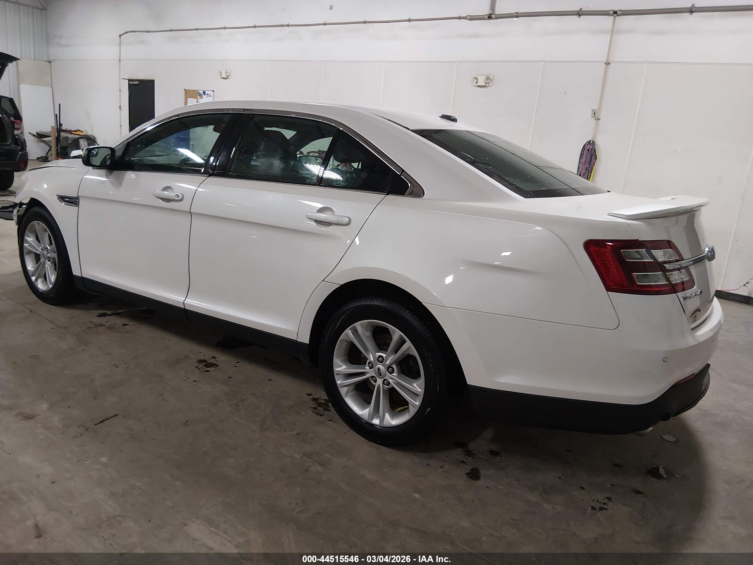 FORD TAURUS image 3