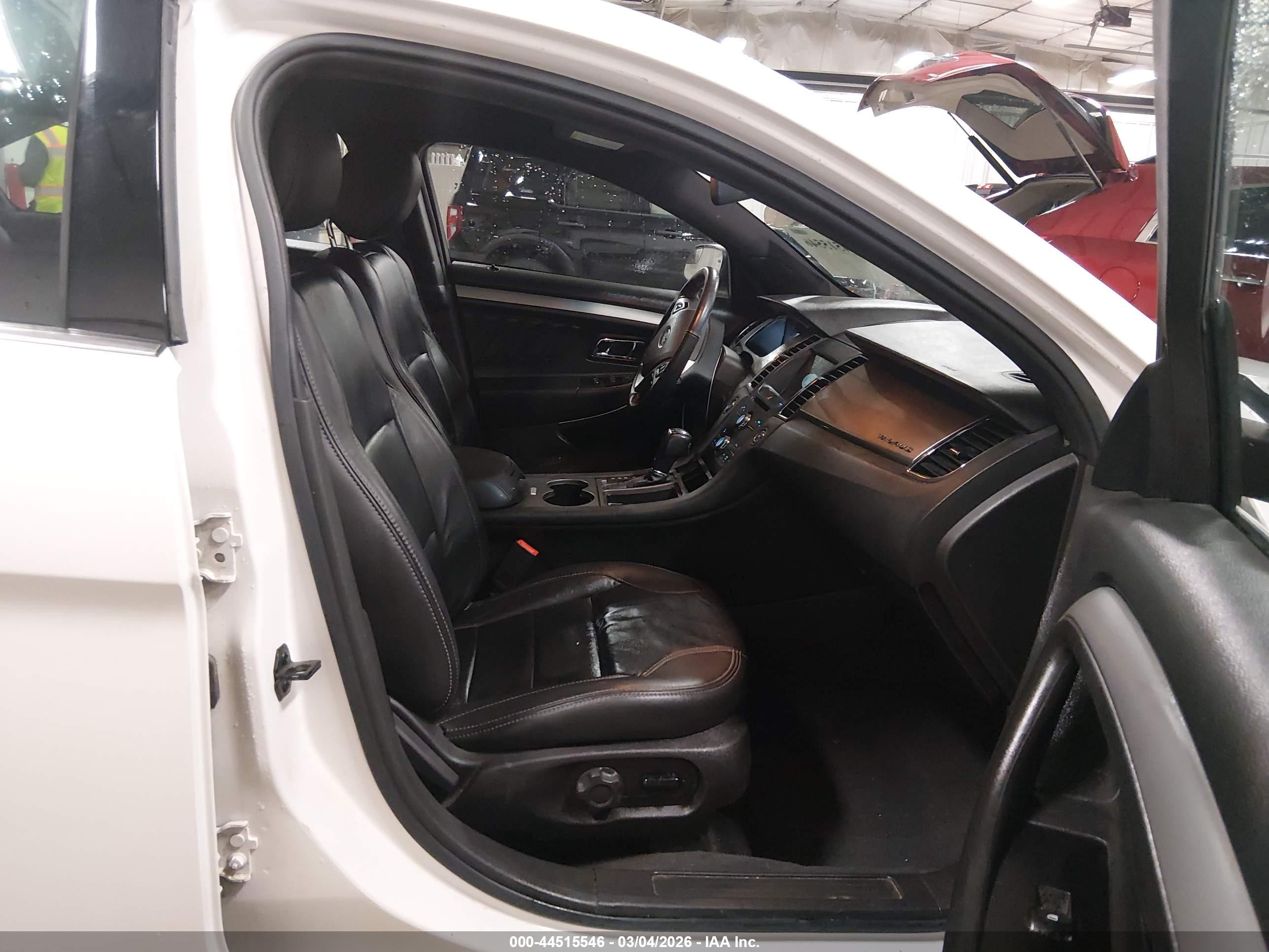 FORD TAURUS image 5