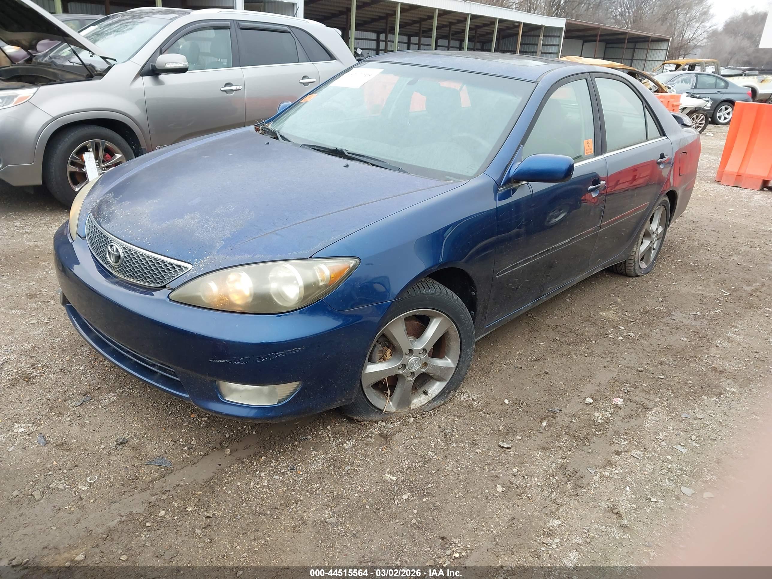 TOYOTA CAMRY image 2