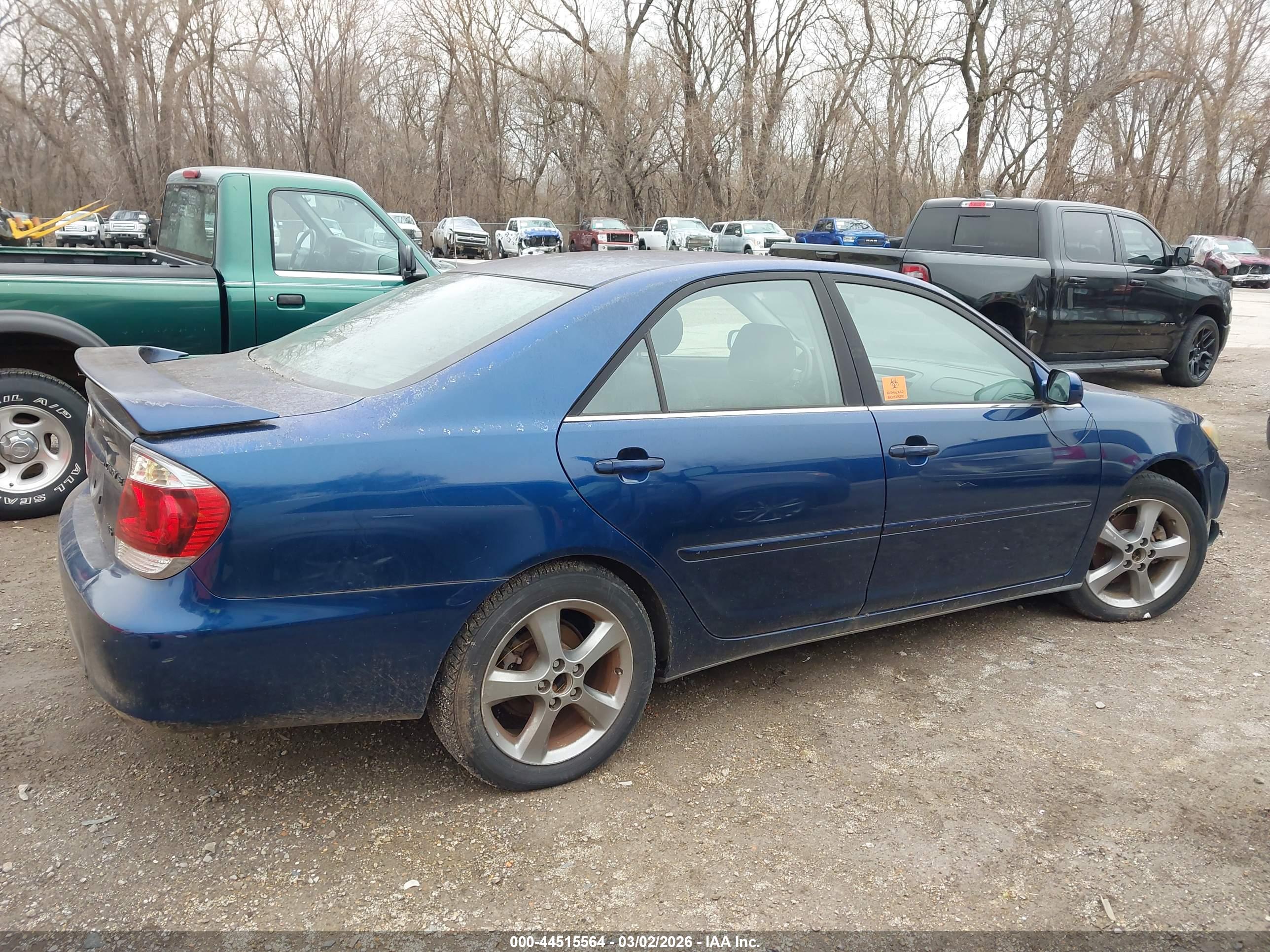 TOYOTA CAMRY image 4