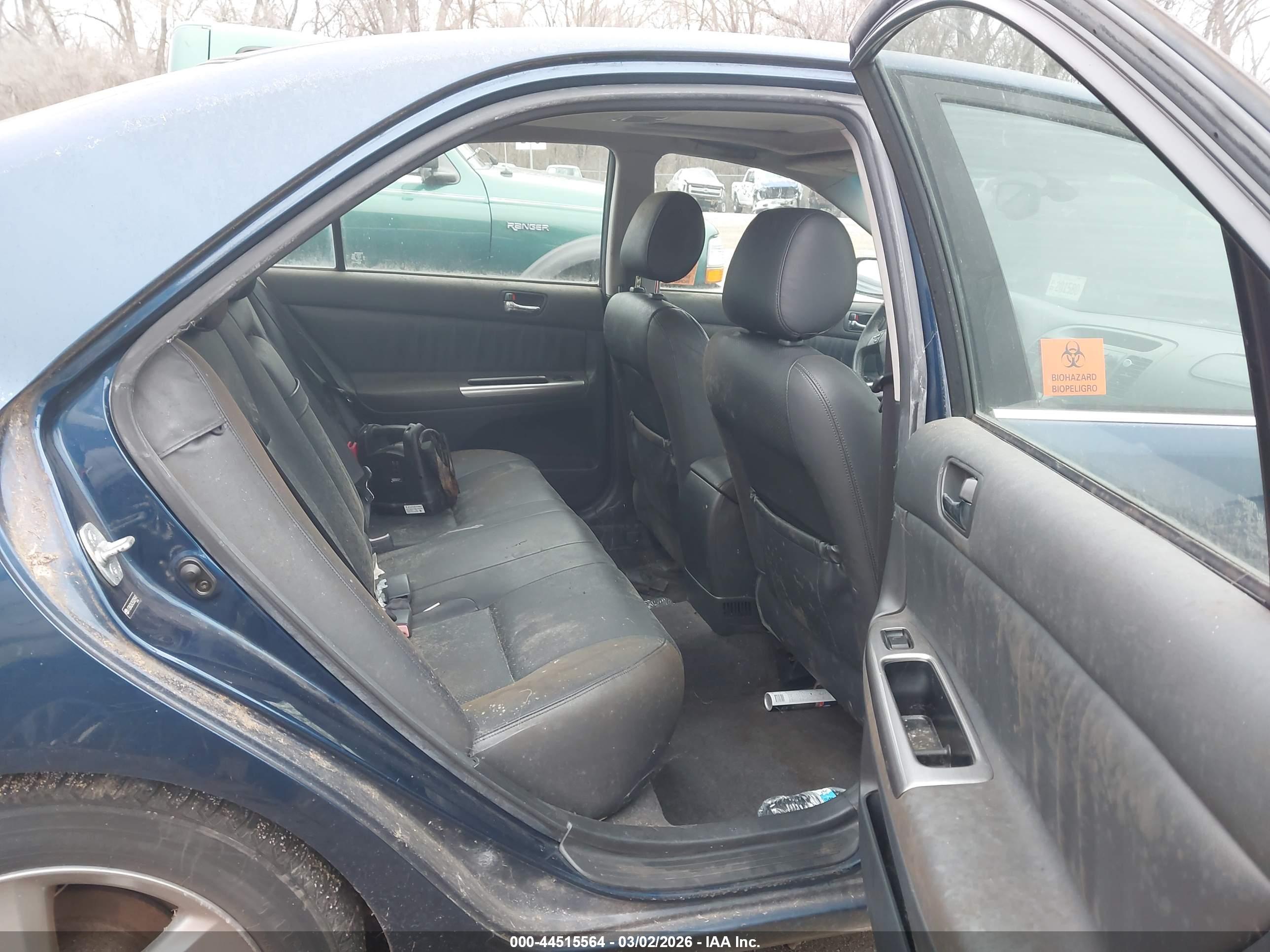TOYOTA CAMRY image 8