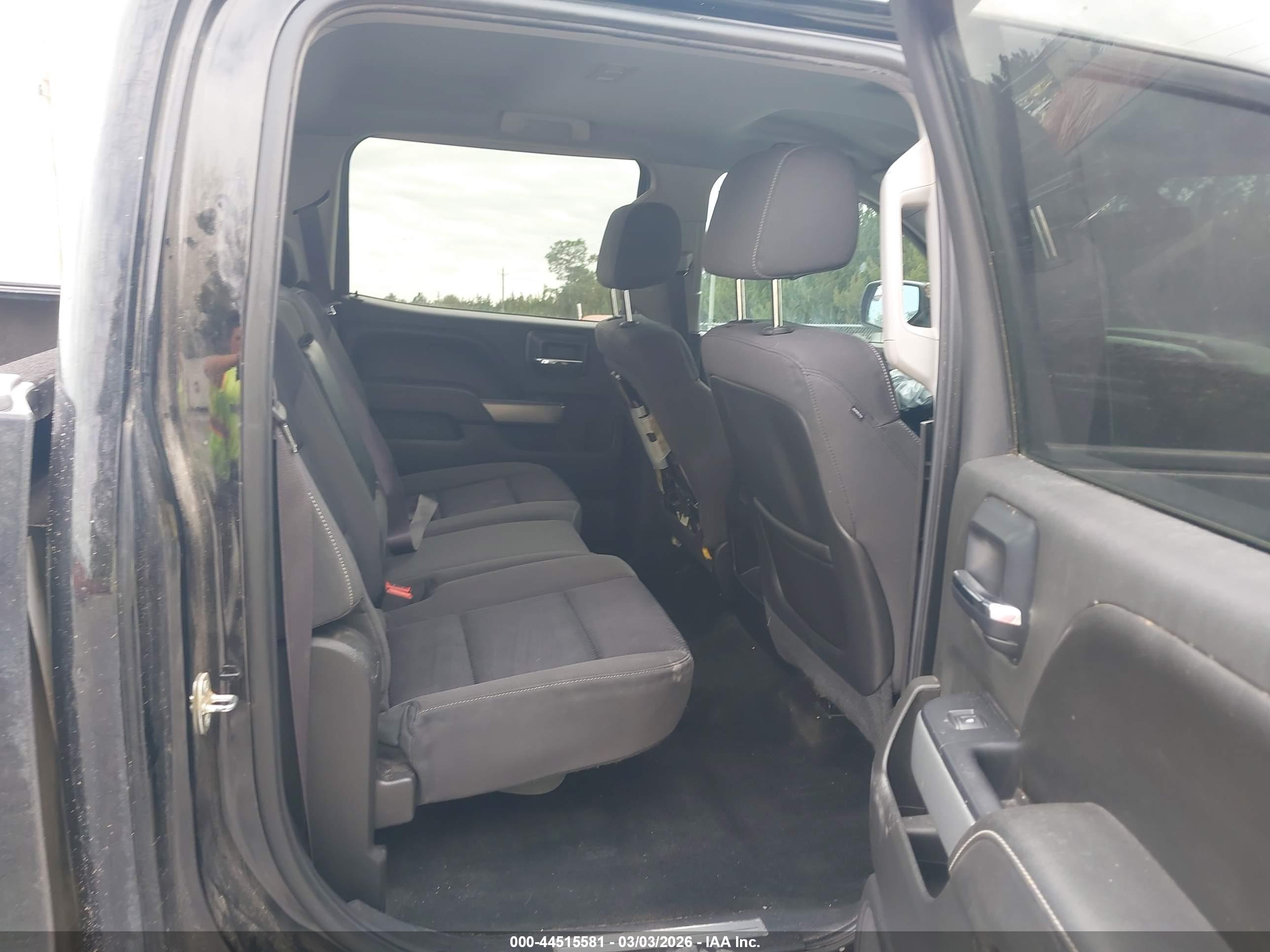 CHEVROLET SILVERADO image 8