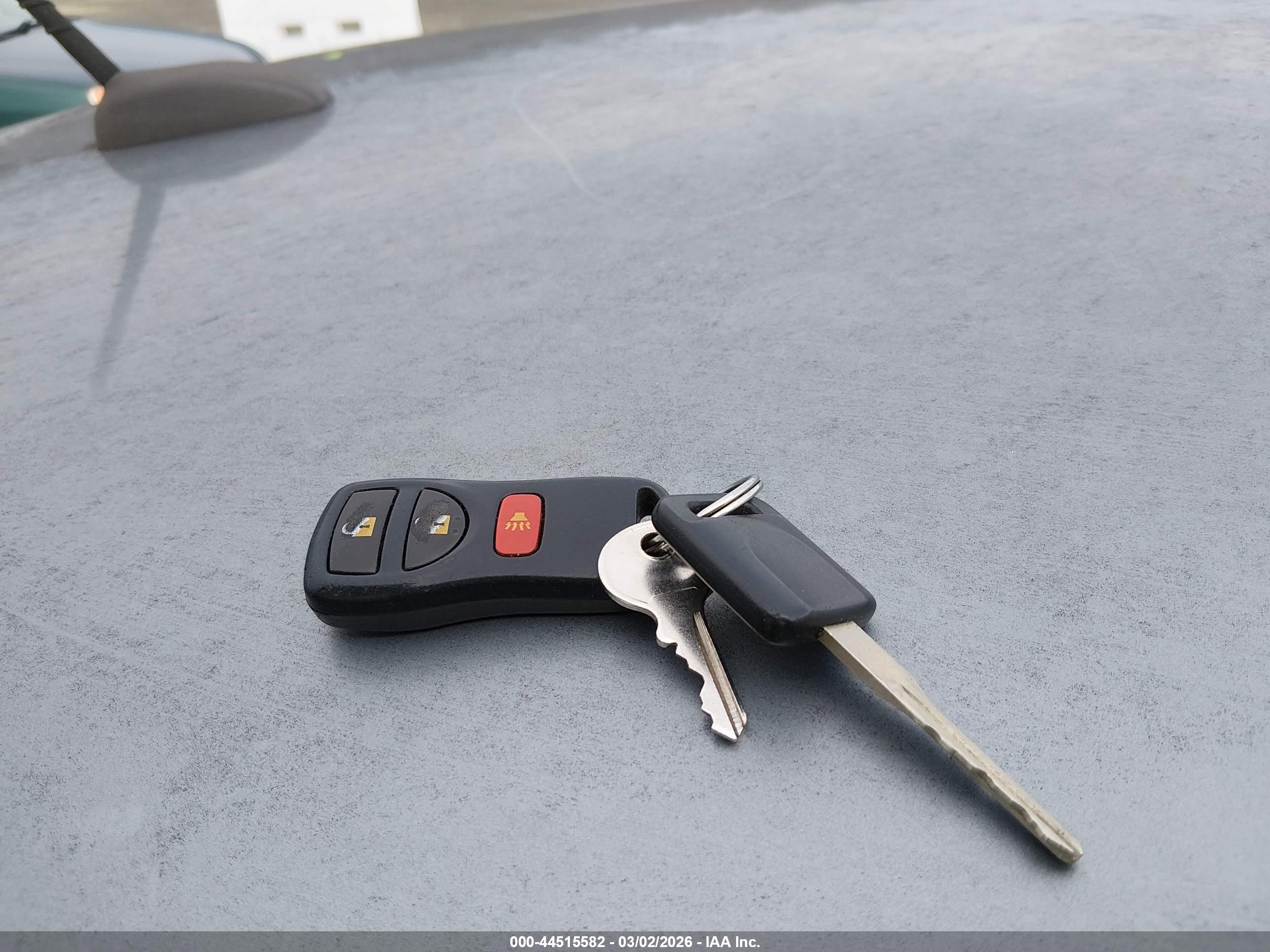 NISSAN VERSA image 11