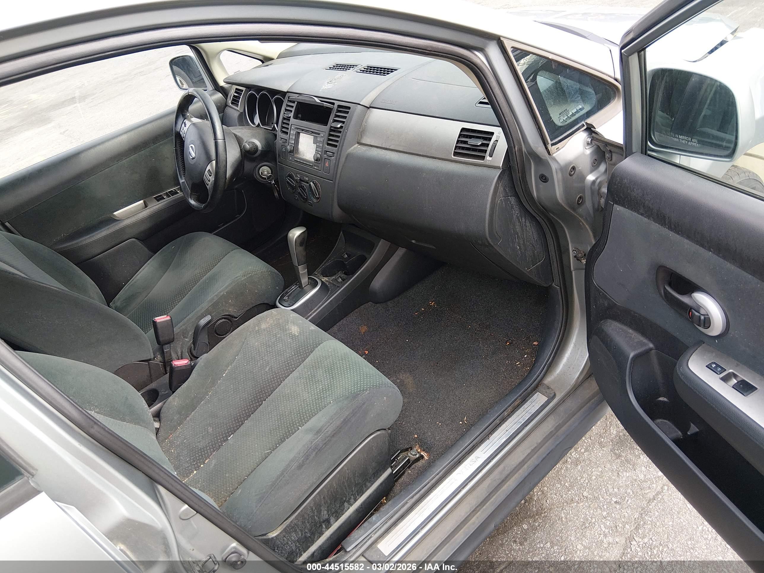 NISSAN VERSA image 5