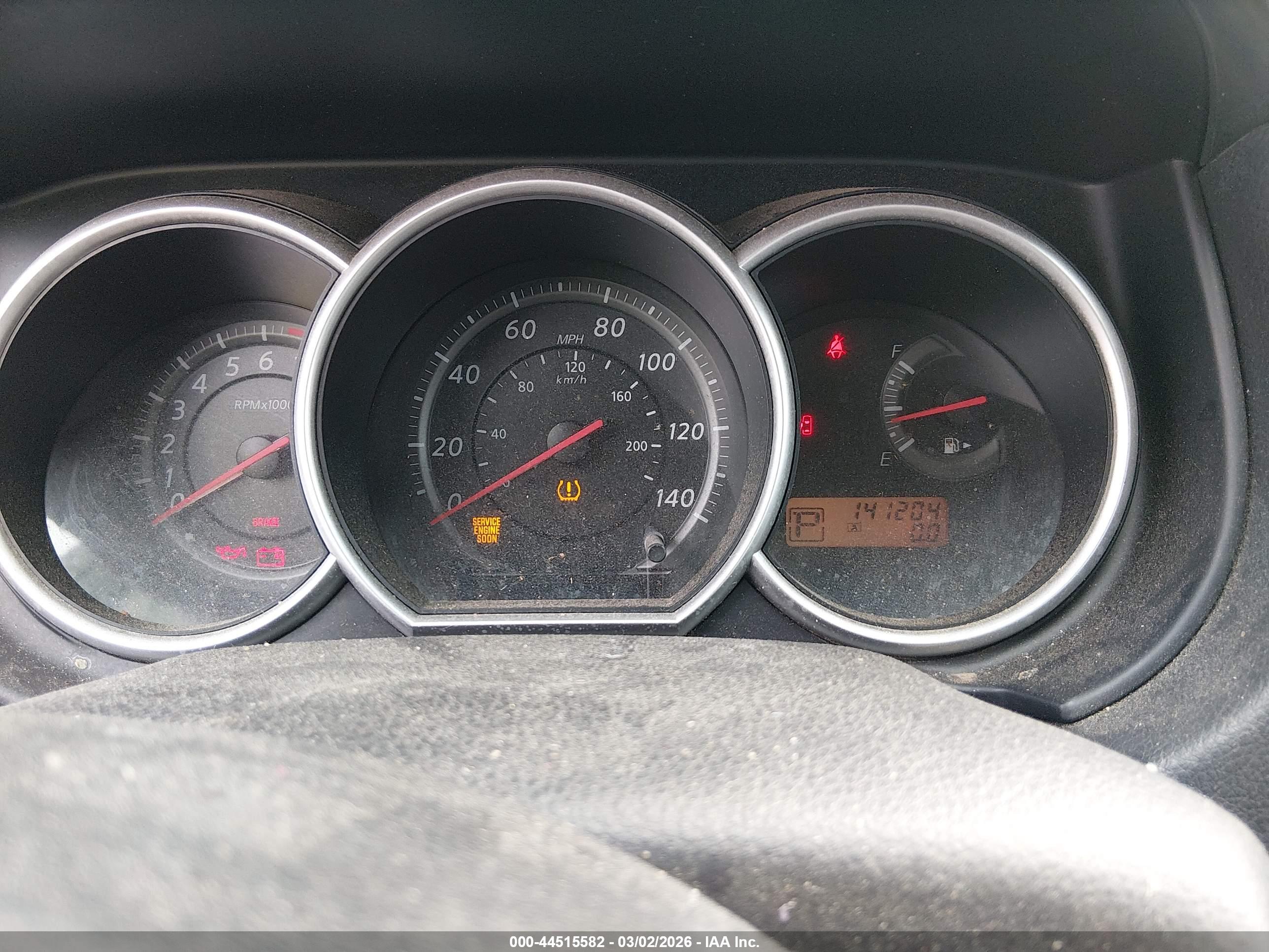 NISSAN VERSA image 7