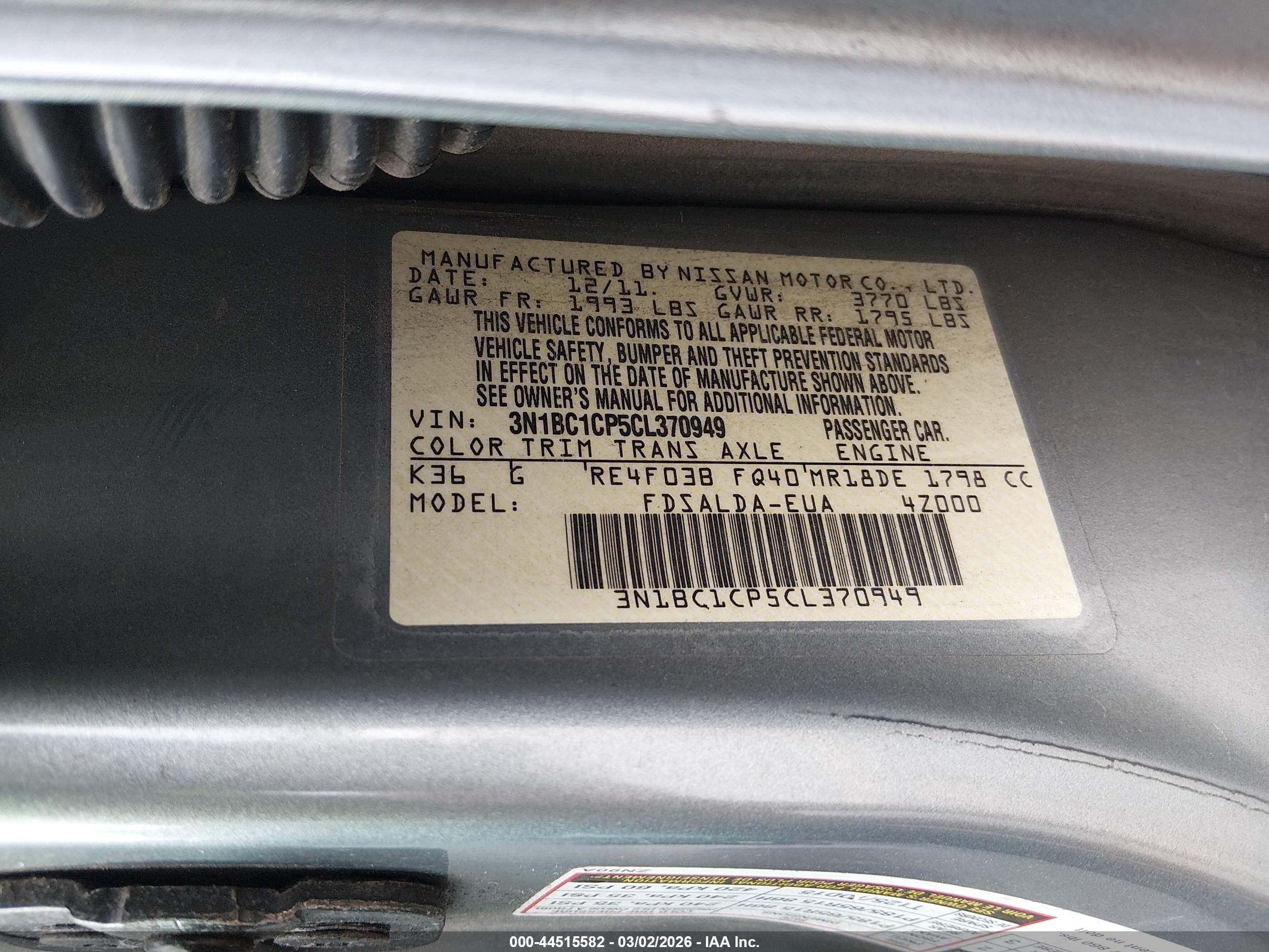 NISSAN VERSA image 9