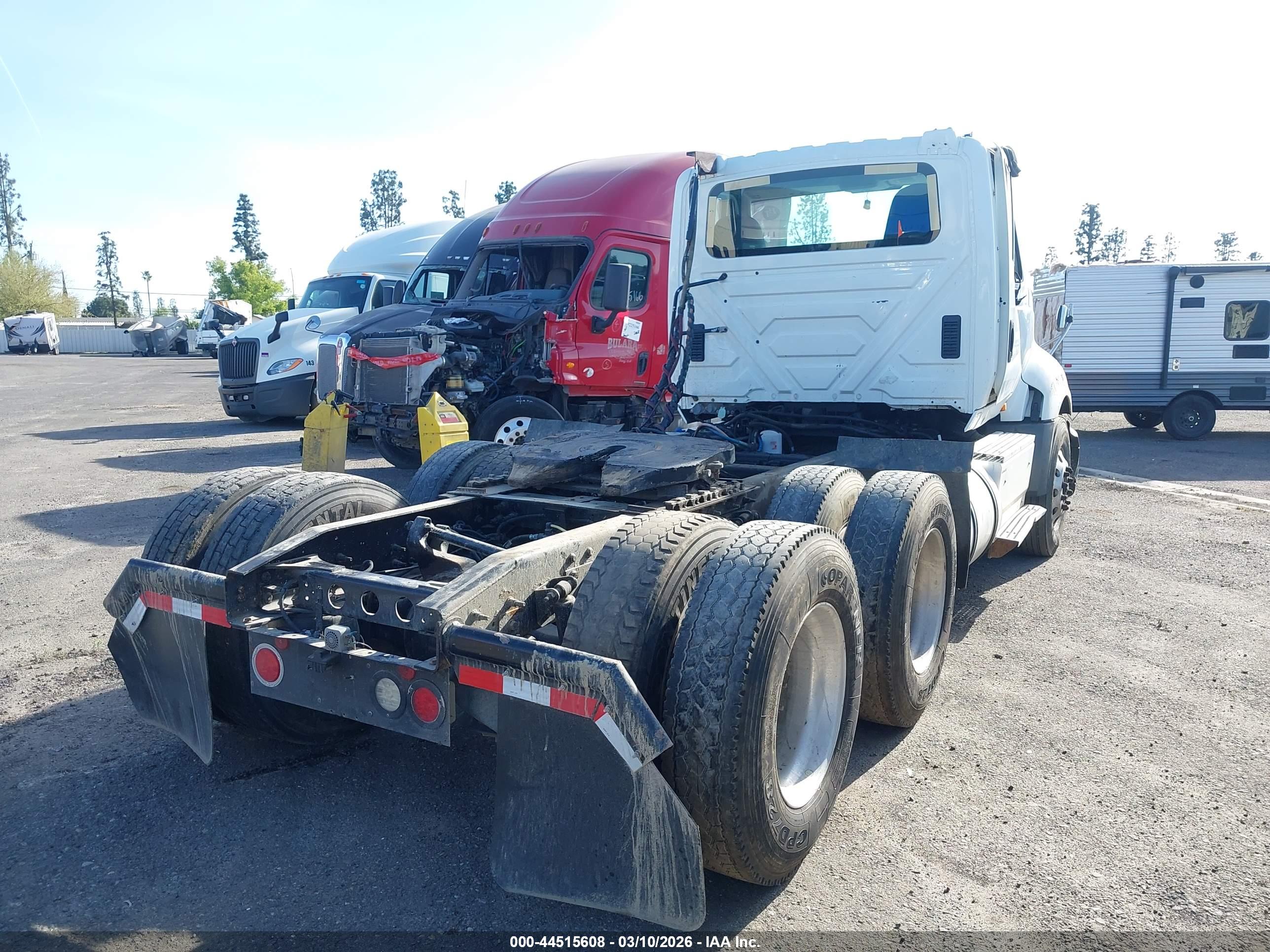 INTERNATIONAL PROSTAR+ image 4