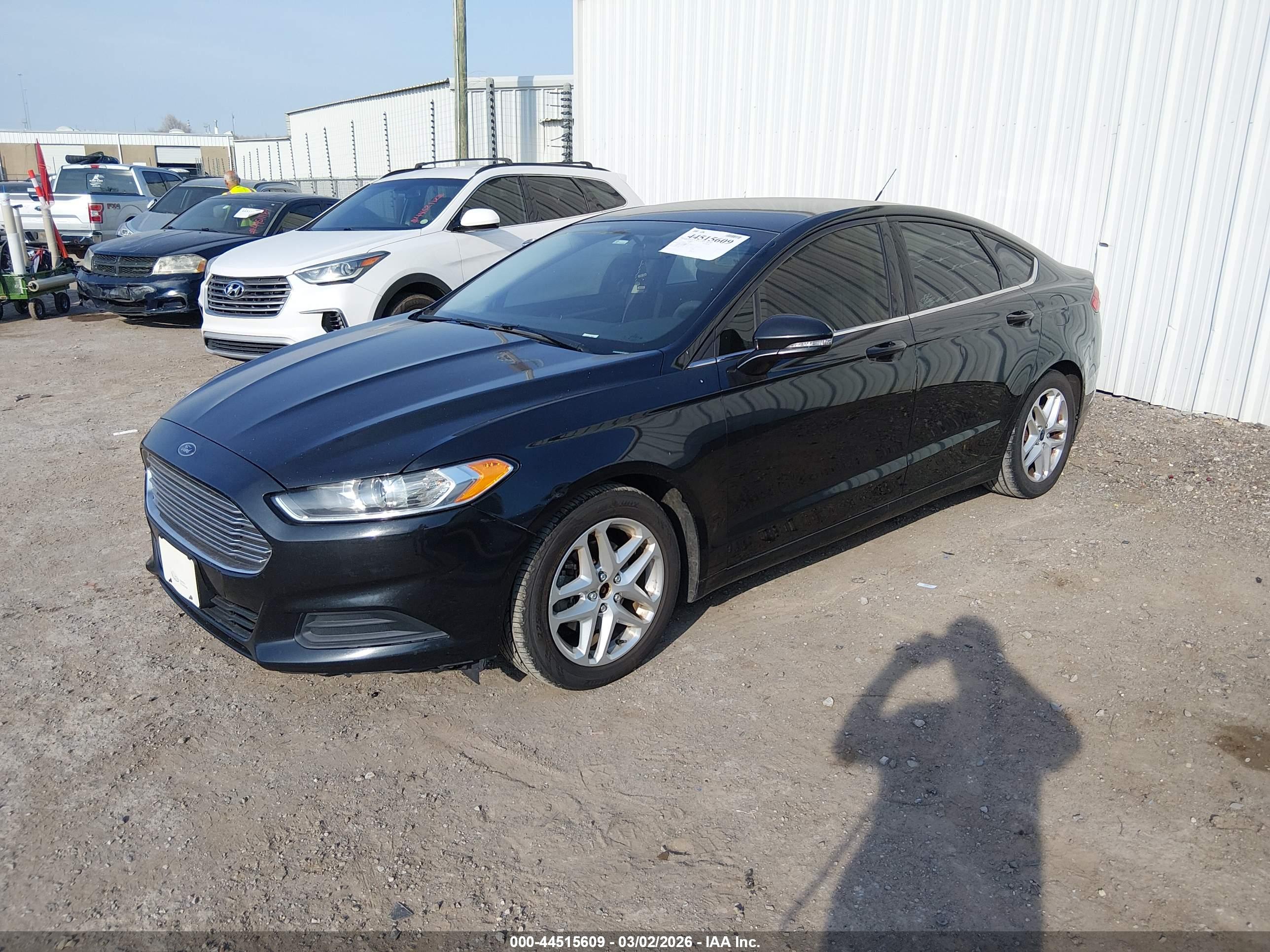 FORD FUSION image 2