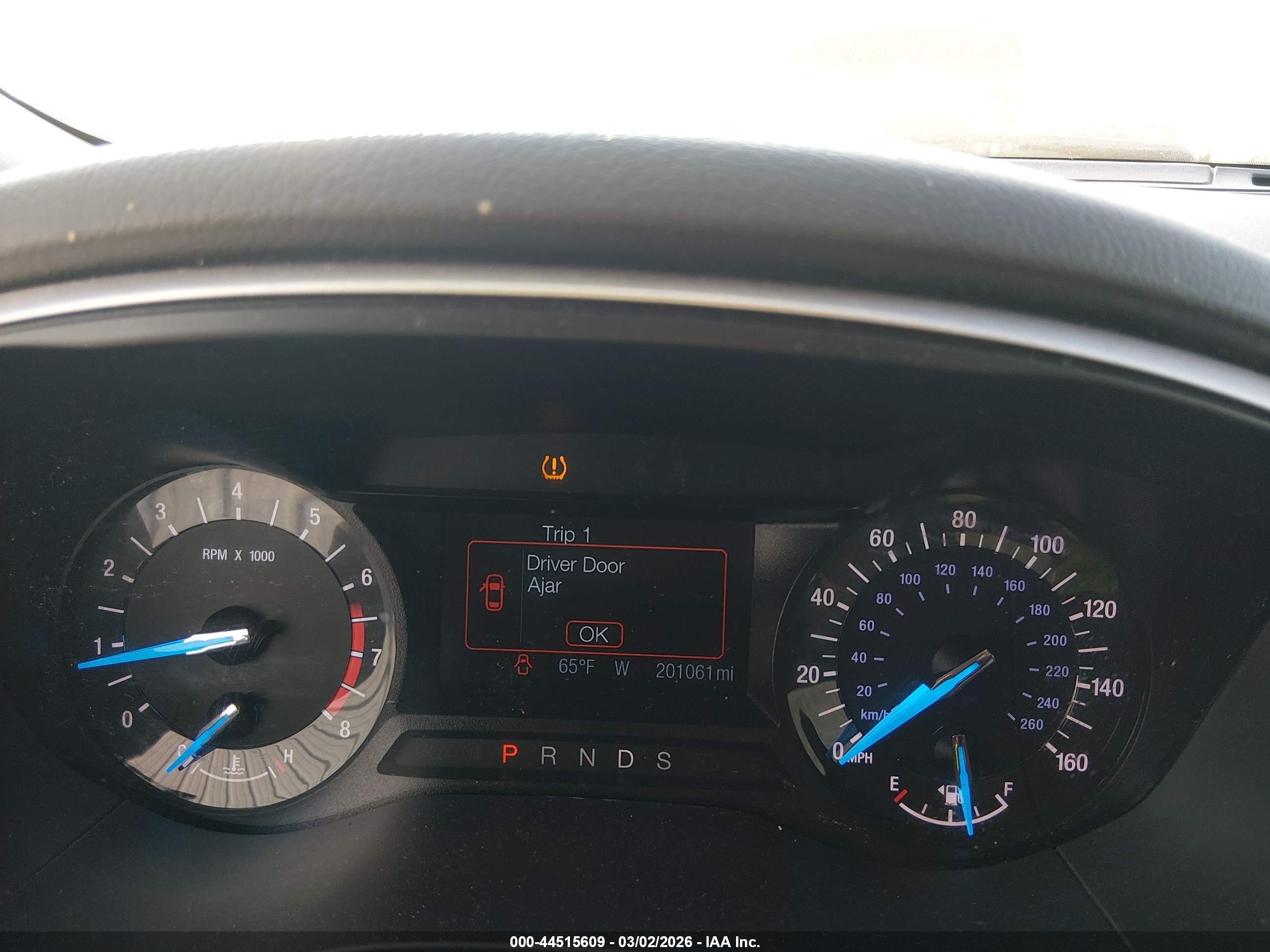 FORD FUSION image 7