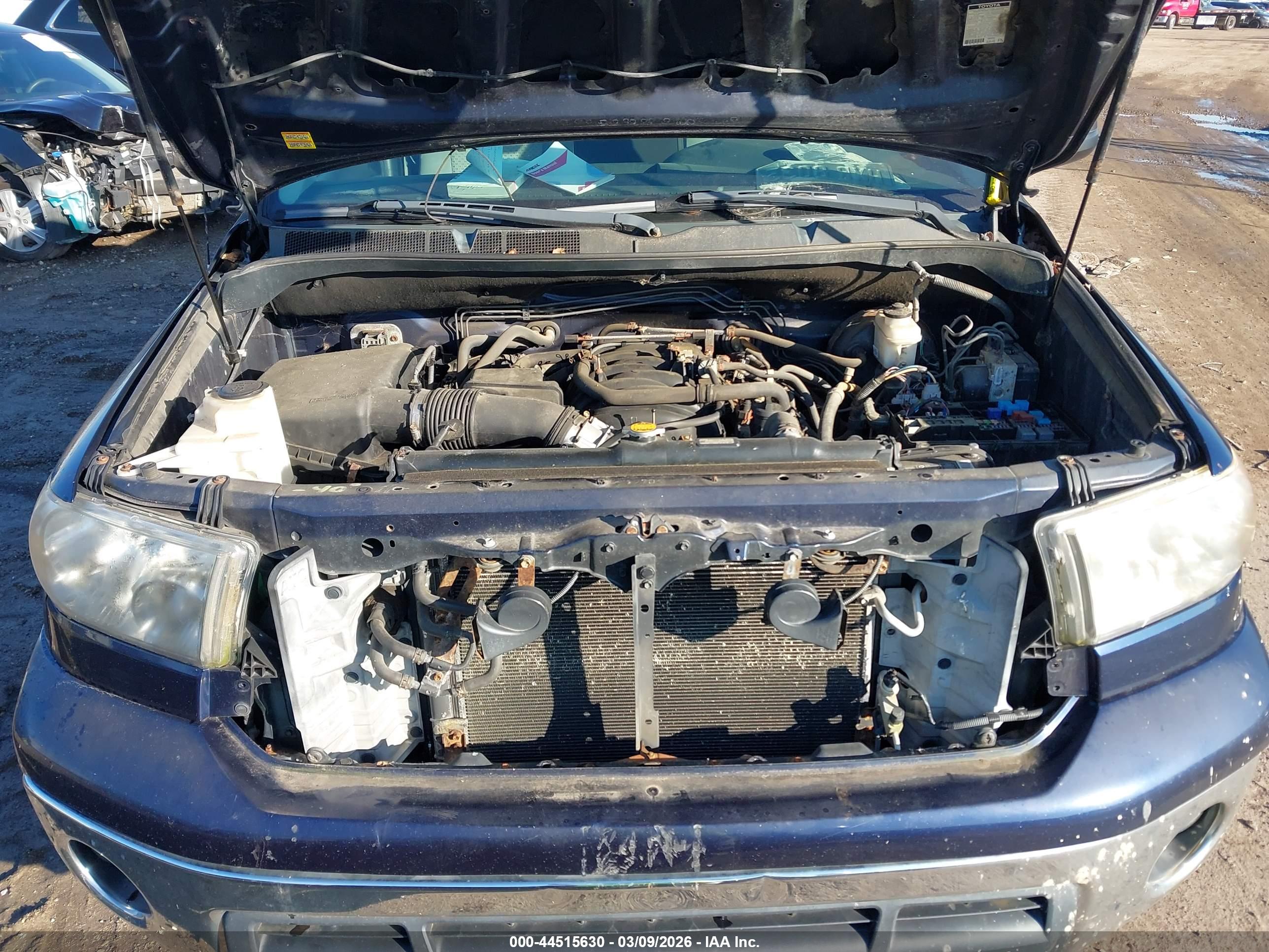 TOYOTA TUNDRA image 10