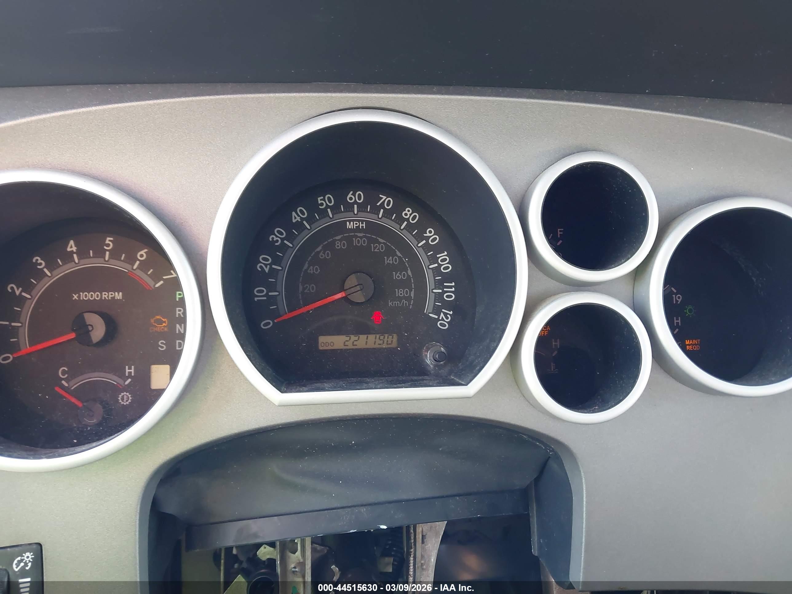 TOYOTA TUNDRA image 7
