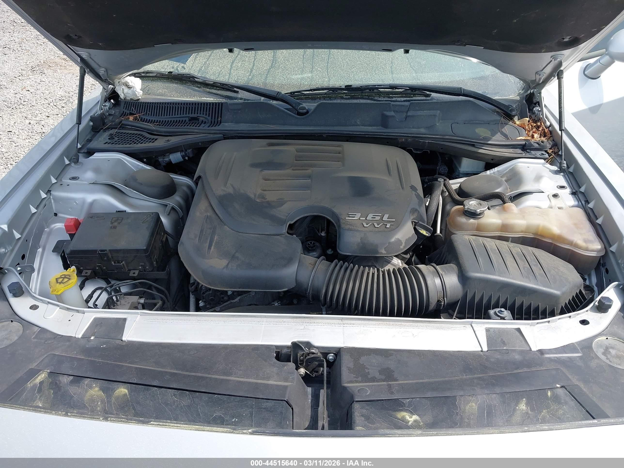 DODGE CHALLENGER image 10