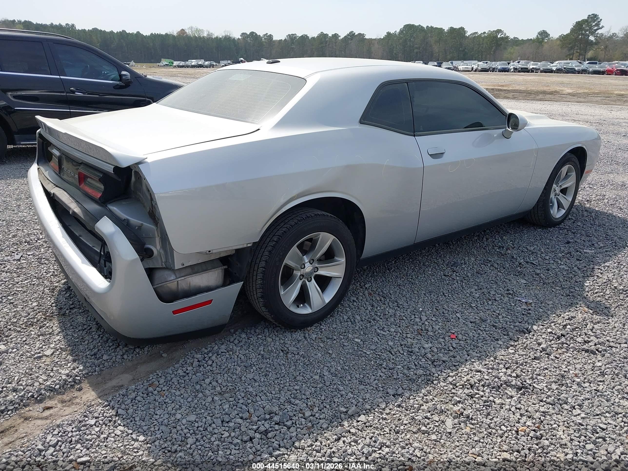 DODGE CHALLENGER image 4