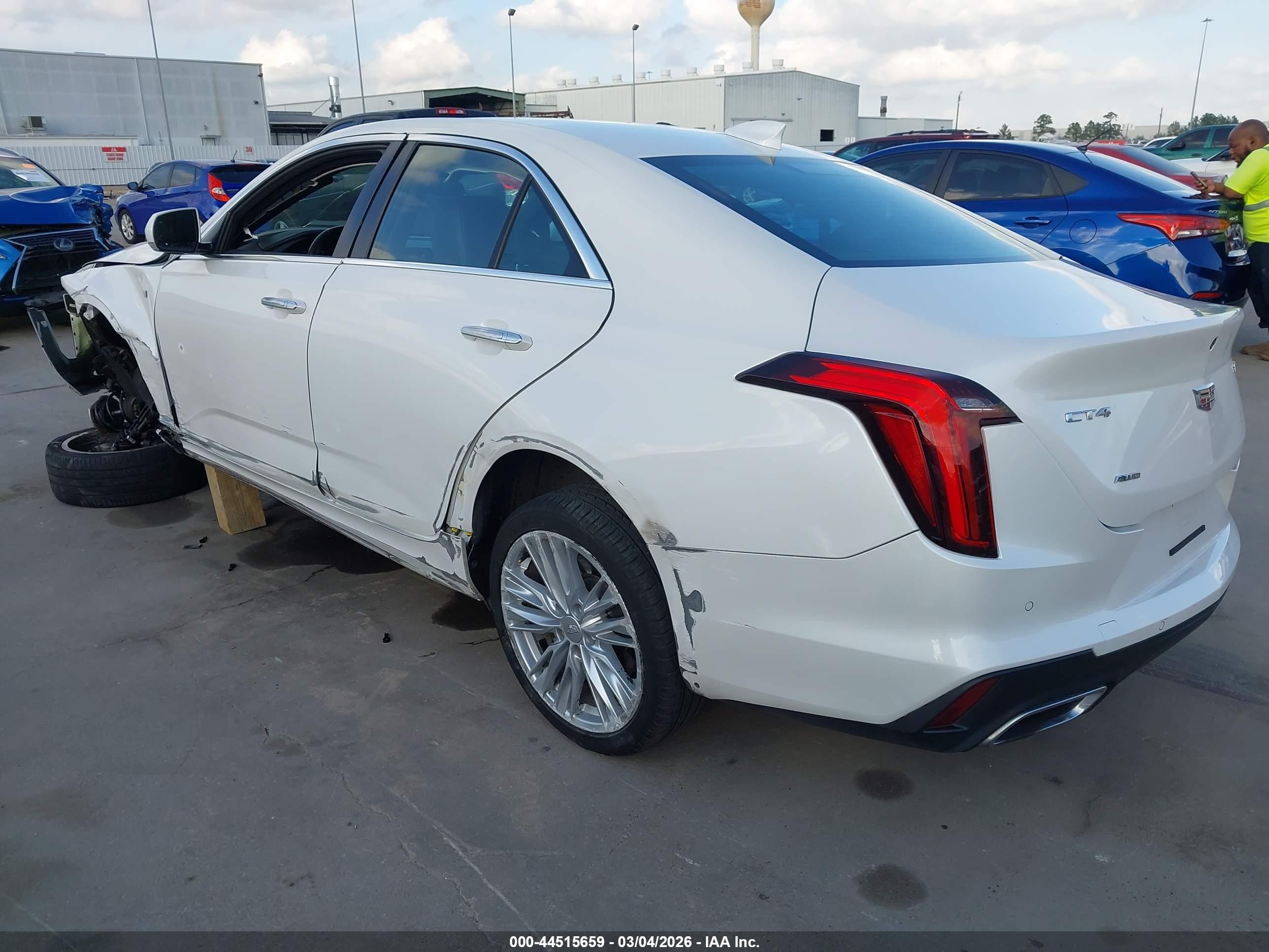 CADILLAC CT4 image 3