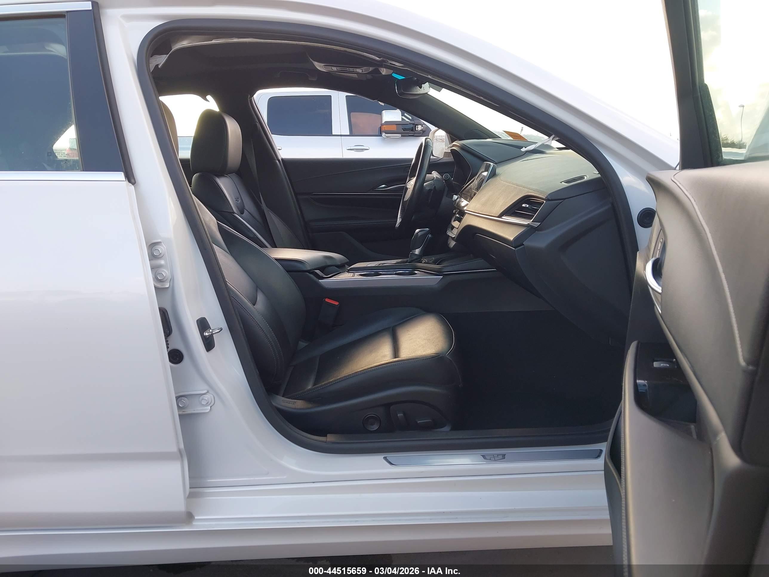 CADILLAC CT4 image 5
