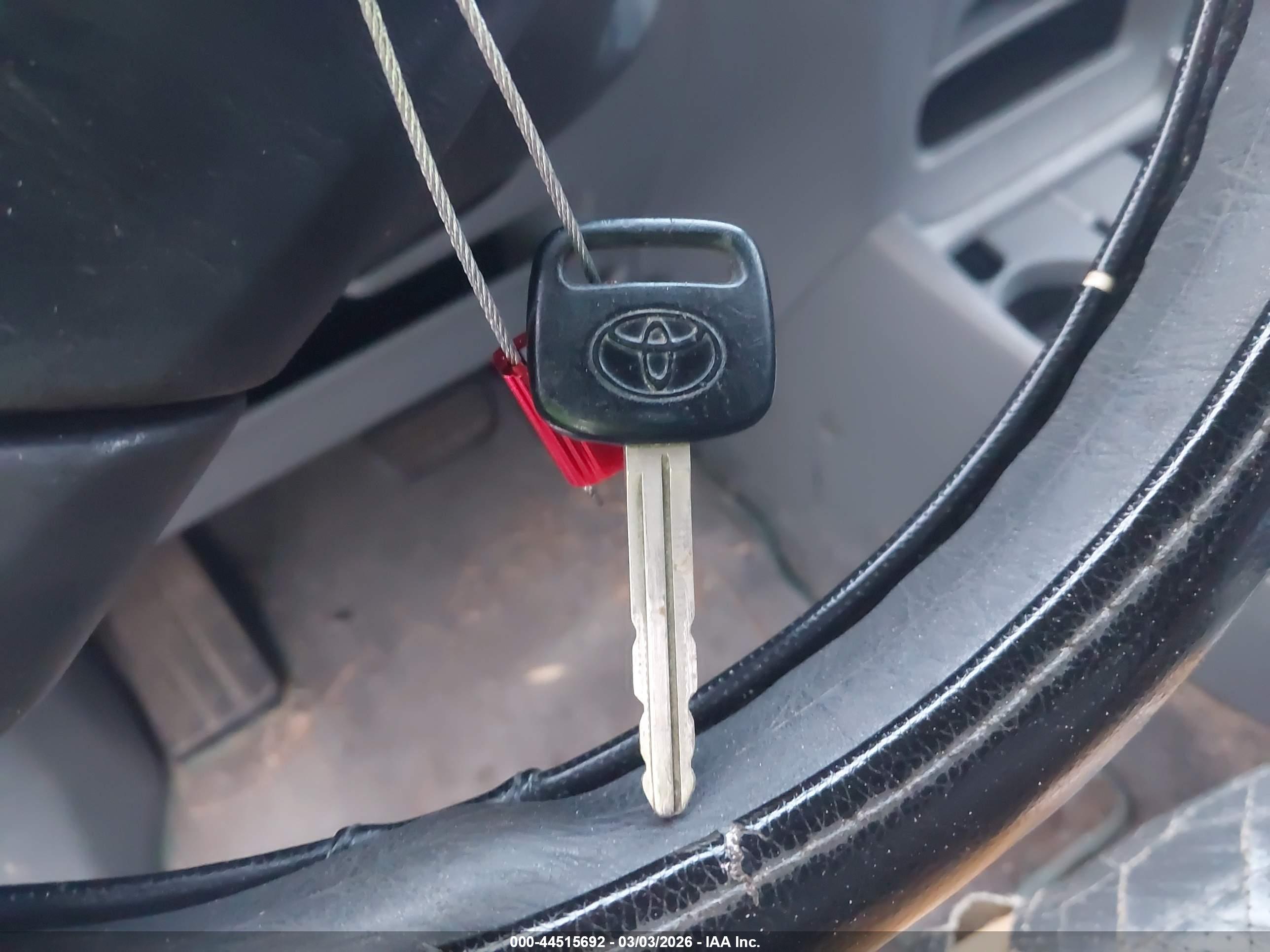 TOYOTA RAV4 image 11