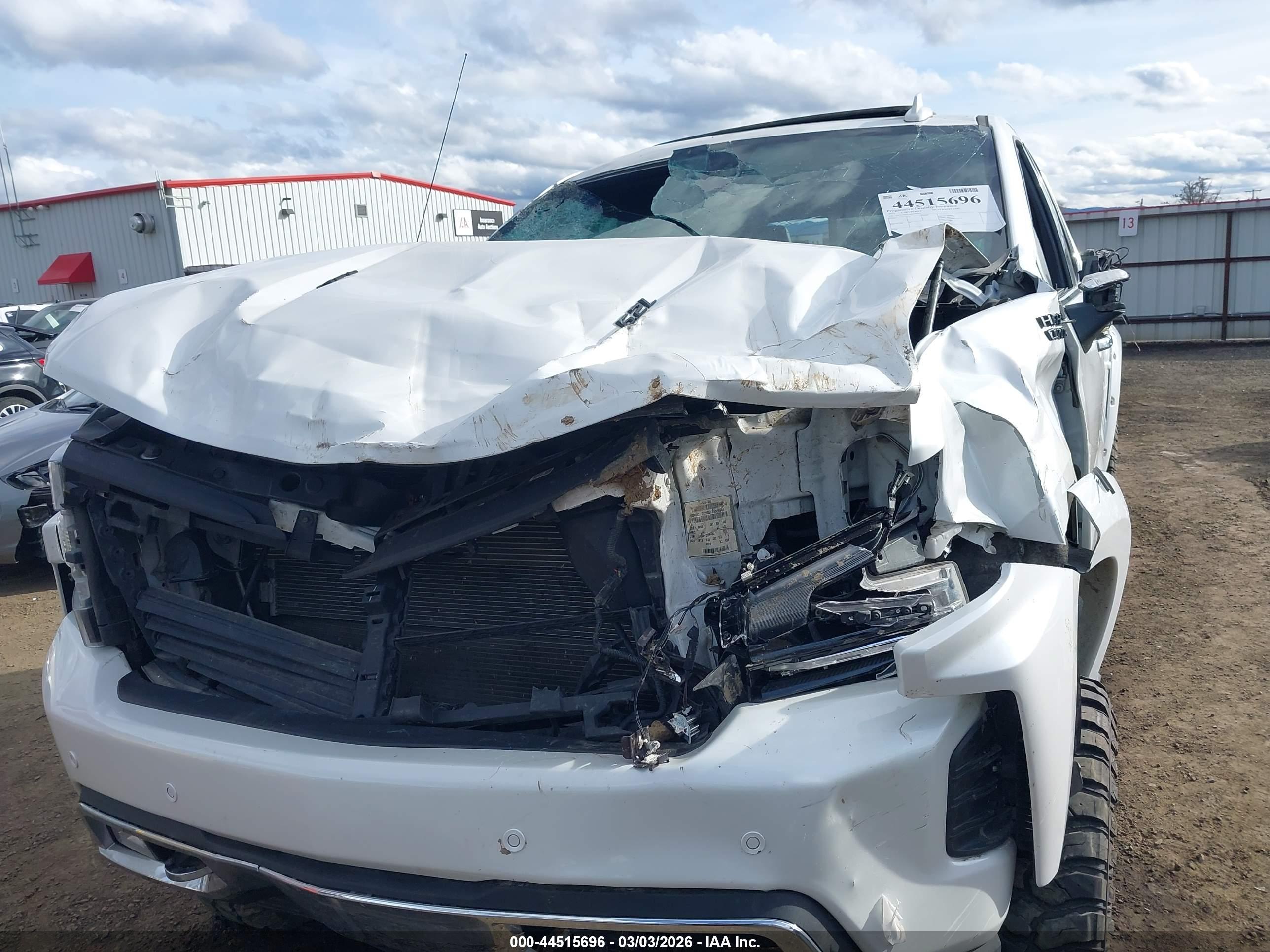 CHEVROLET SILVERADO image 6