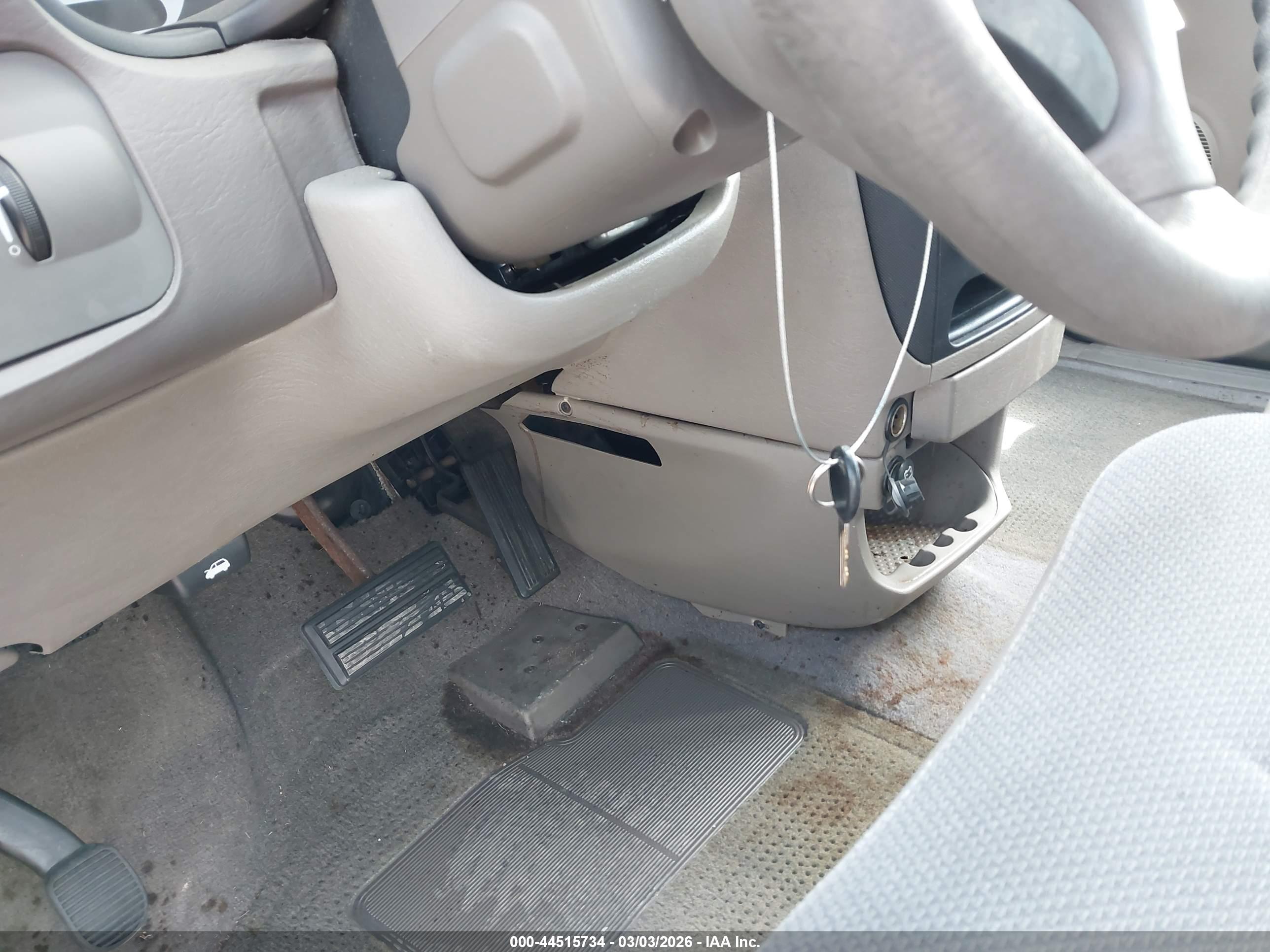DODGE CARAVAN image 11
