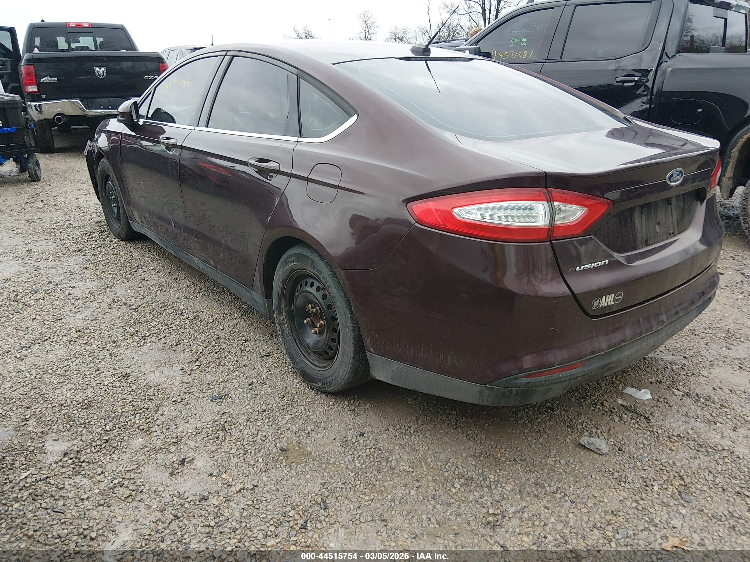 FORD FUSION image 3