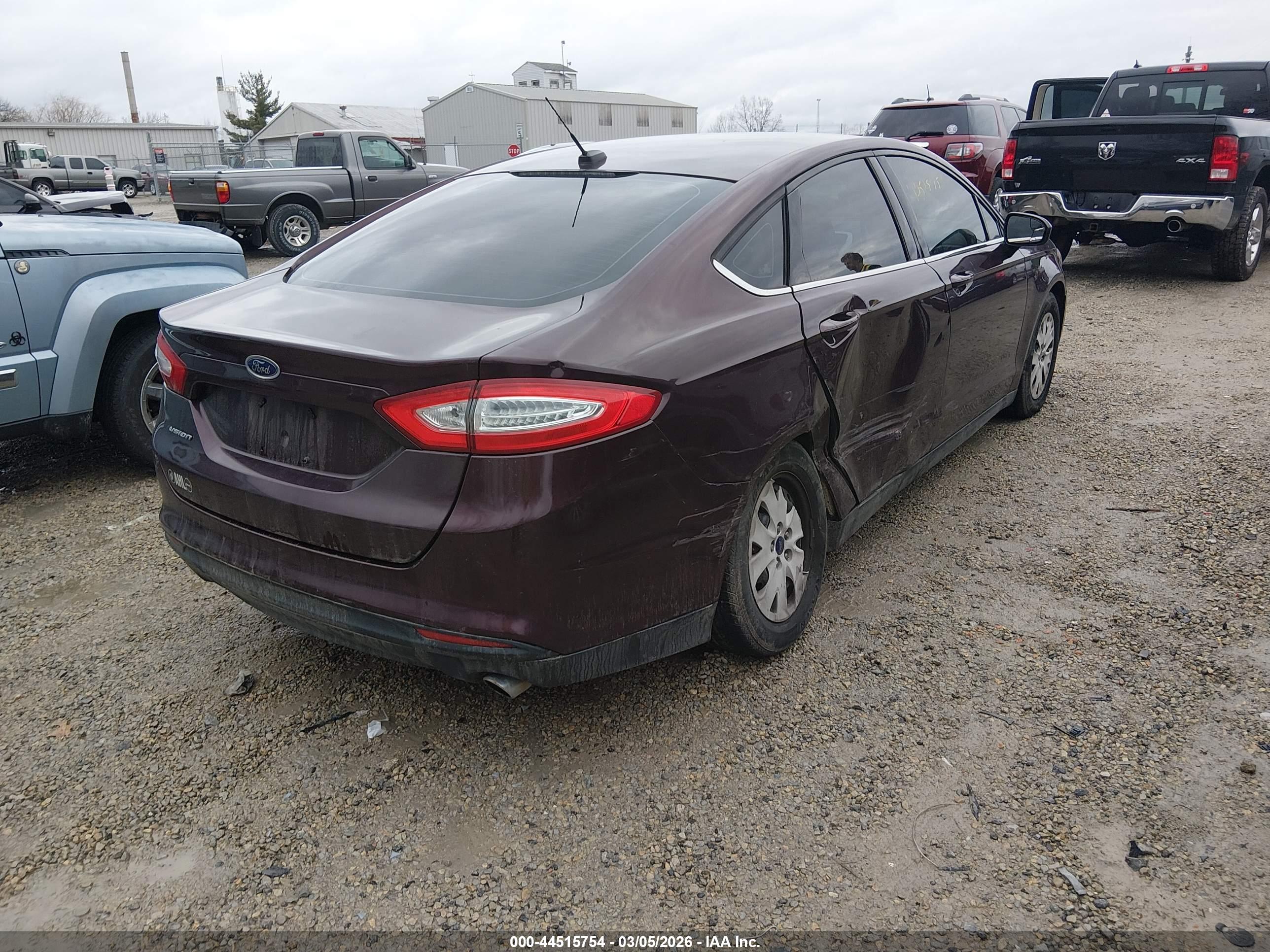 FORD FUSION image 4