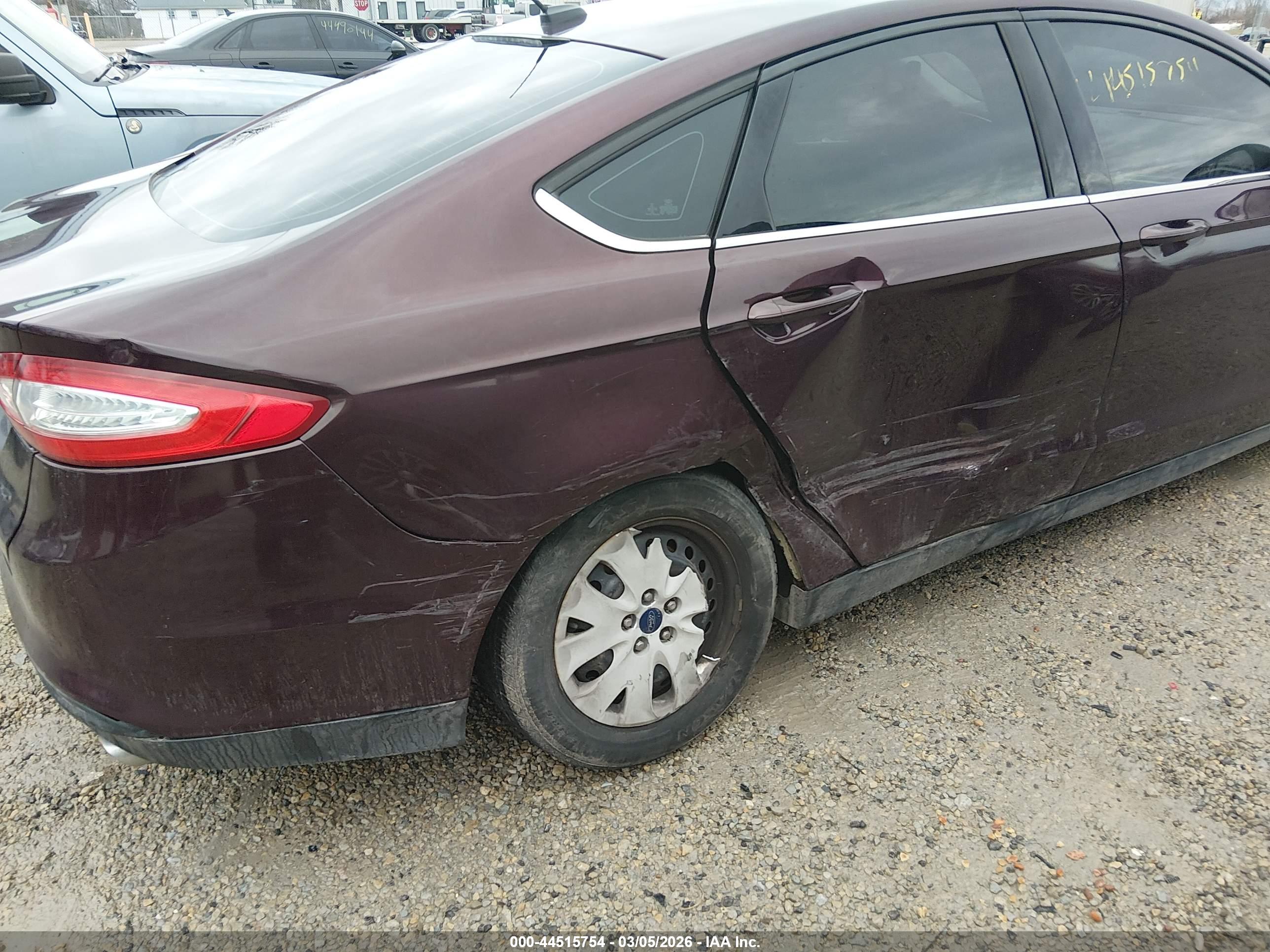 FORD FUSION image 6