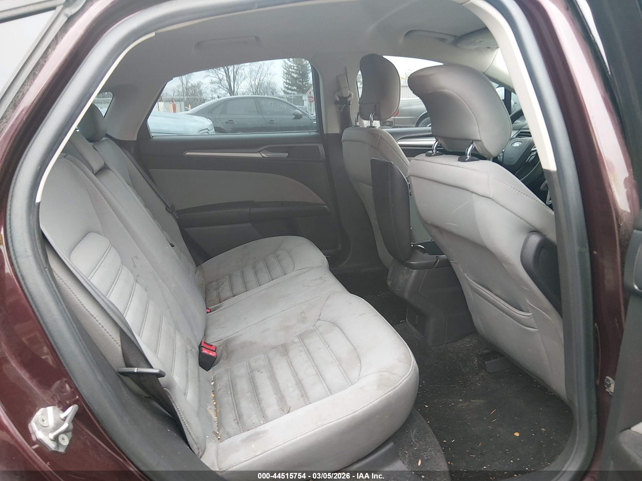 FORD FUSION image 8