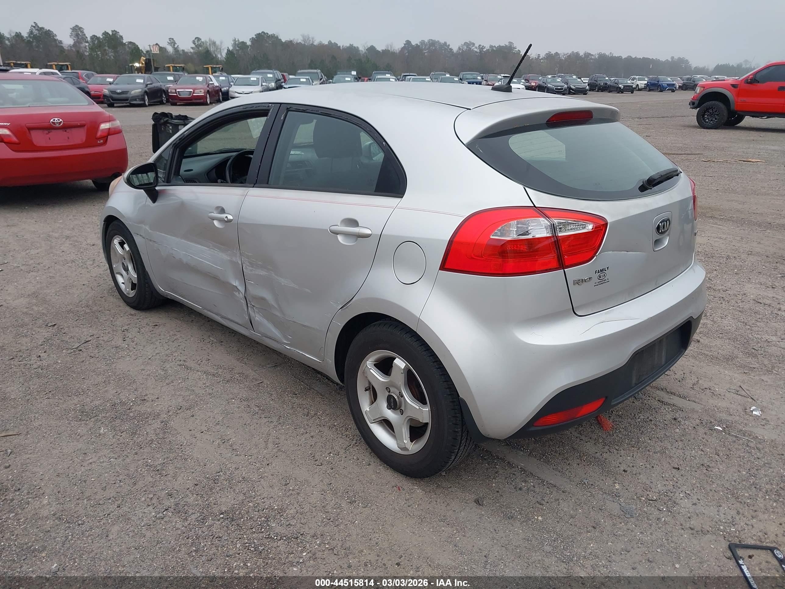 KIA RIO image 3