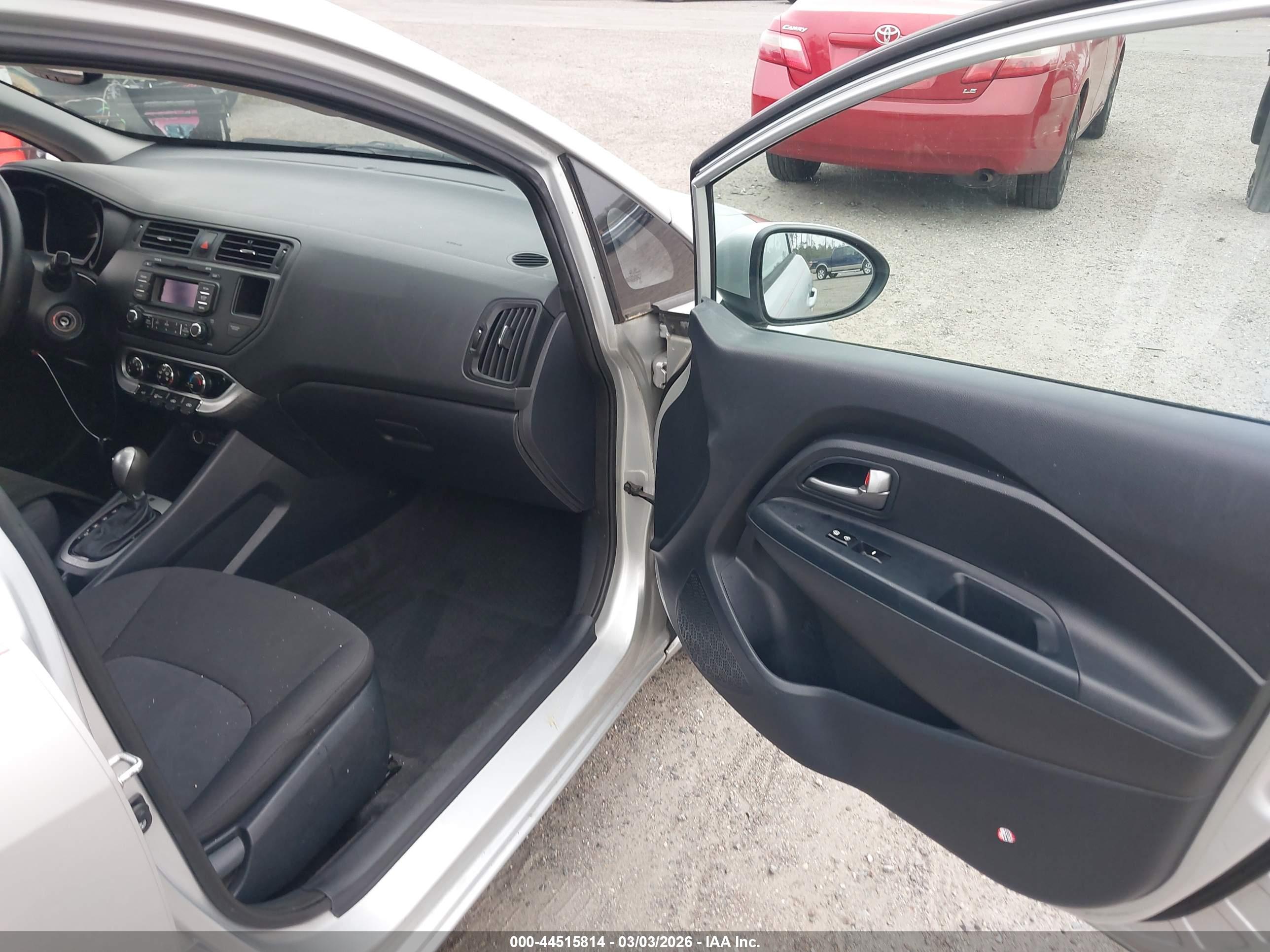 KIA RIO image 5
