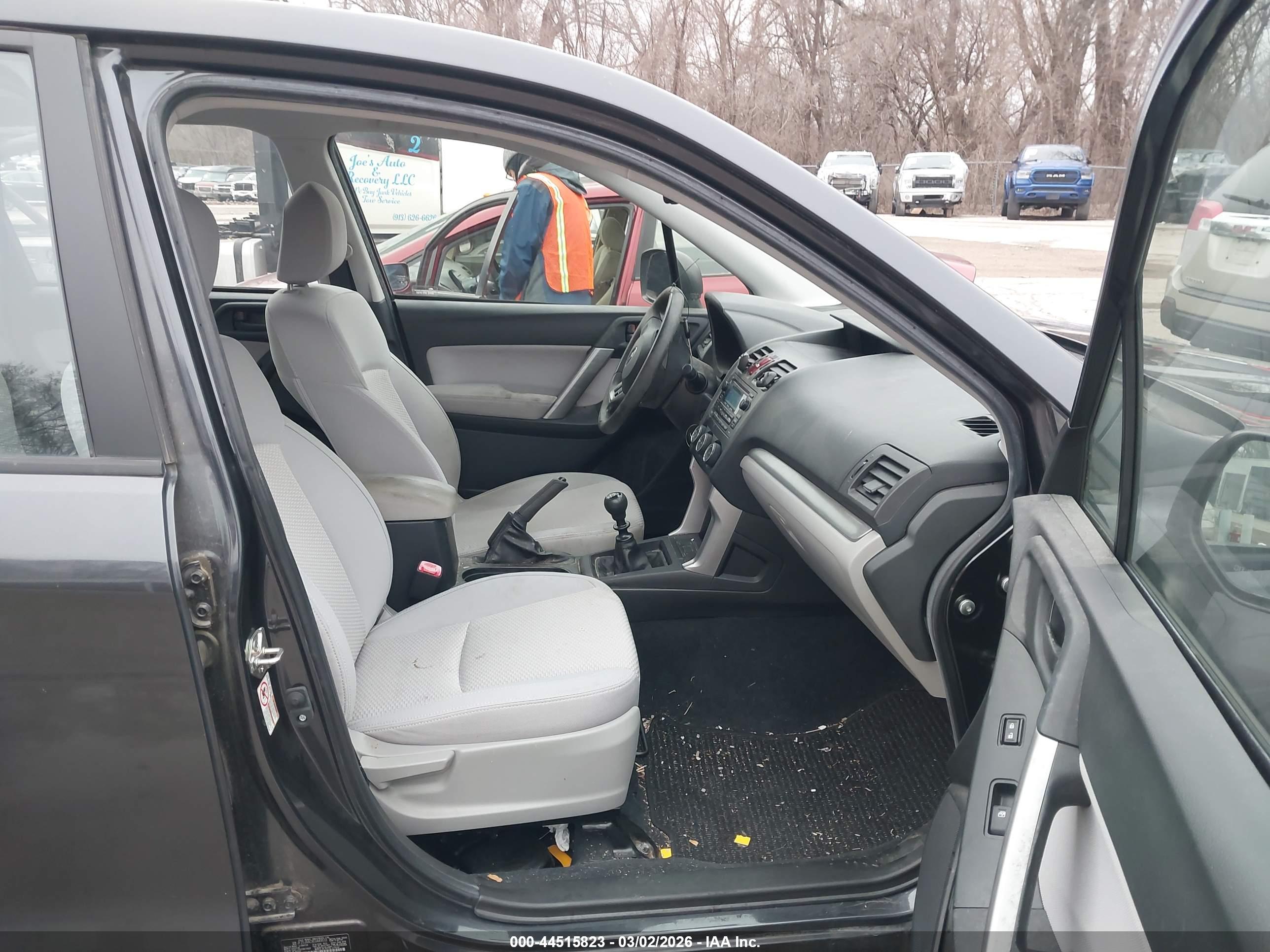 SUBARU FORESTER image 5